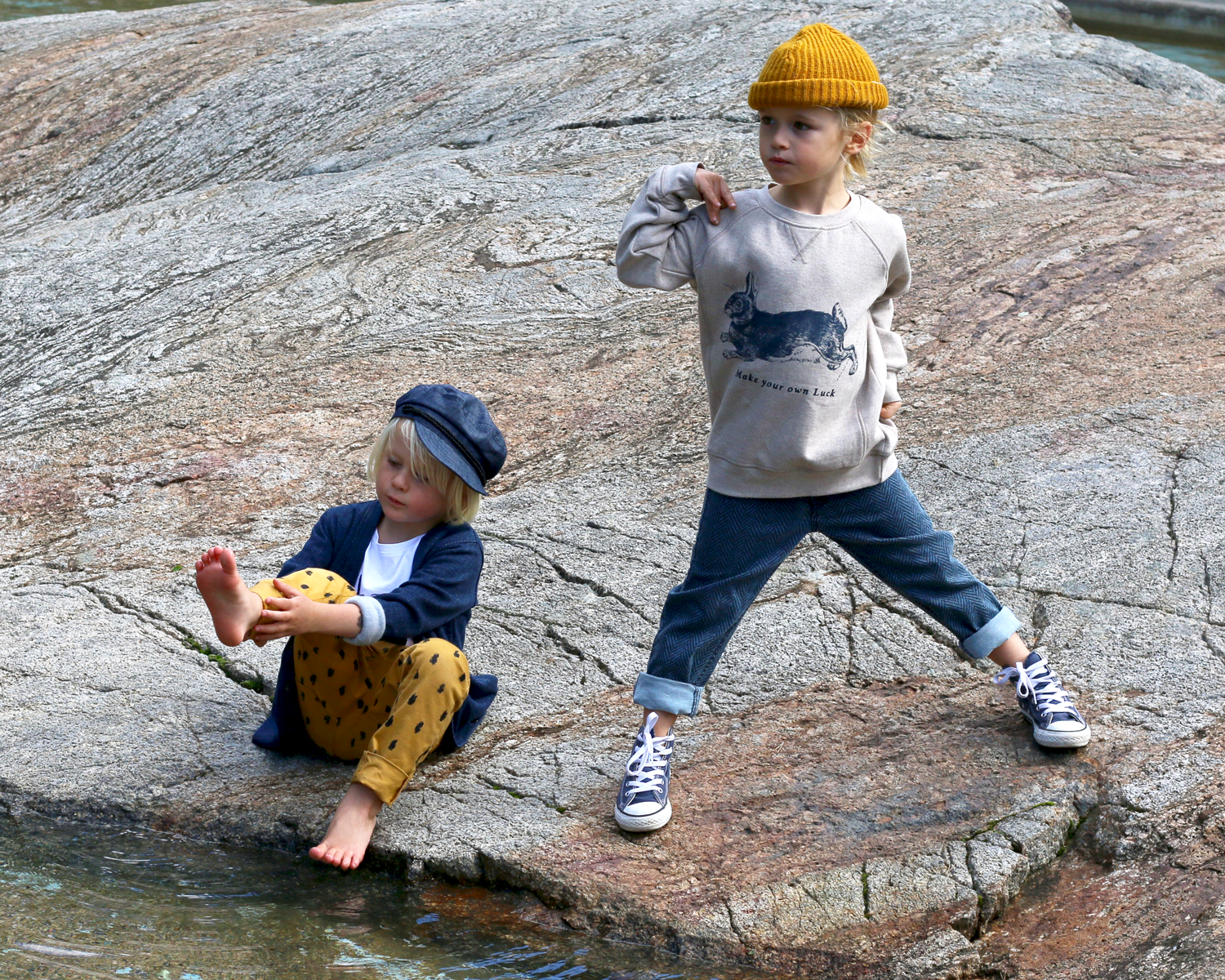 softgallery_aw16_threadsthatcount_yellowandblue.png