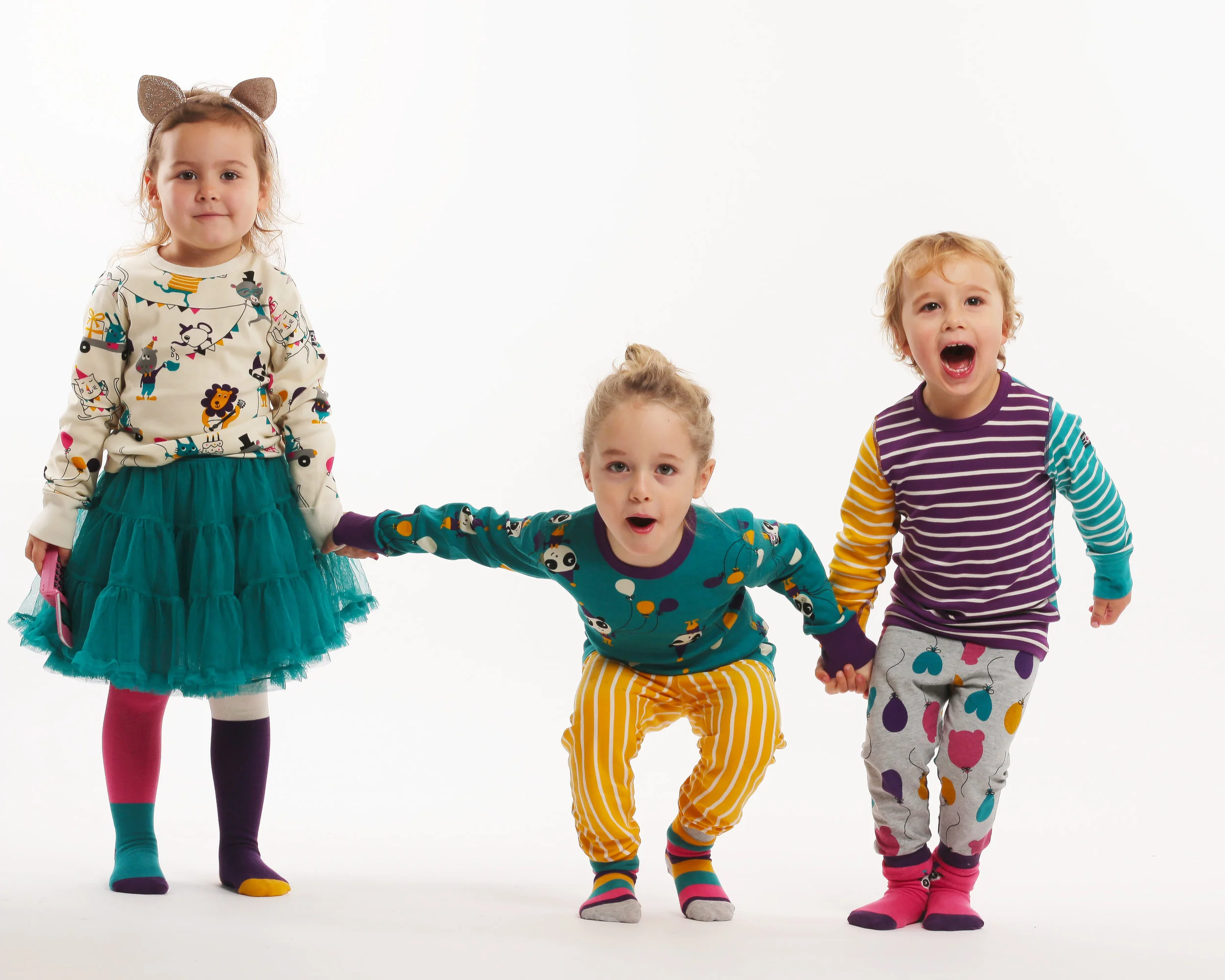 Can you feel the party vibe up in here? Who doesn't want balloon print pants on a Saturday?