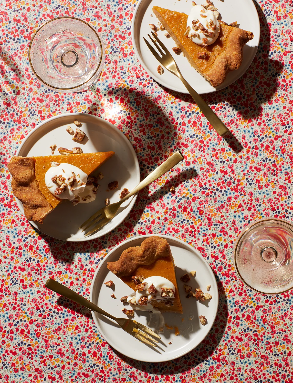 Pumpkin pie and champagne