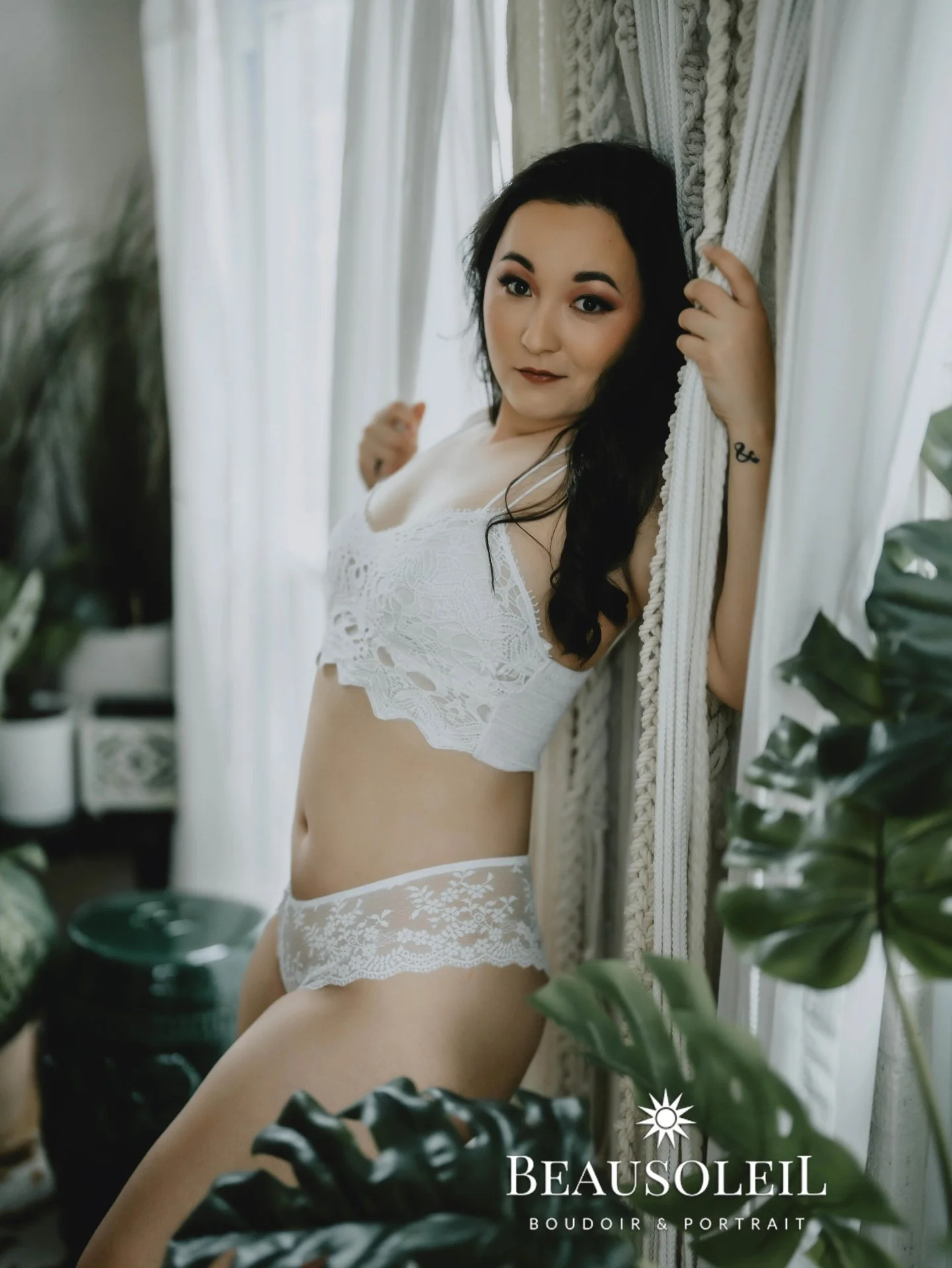 She didn't walk into this moment looking for validation. She became the moment. 💫

Schedule out some 🫵YOU 🫵 time. DM us or text (504) 321-5480 for more information.

#boudoirportrait #boudoirphoto #fineartboudoir #selflovefirst #bodyconfidencejour