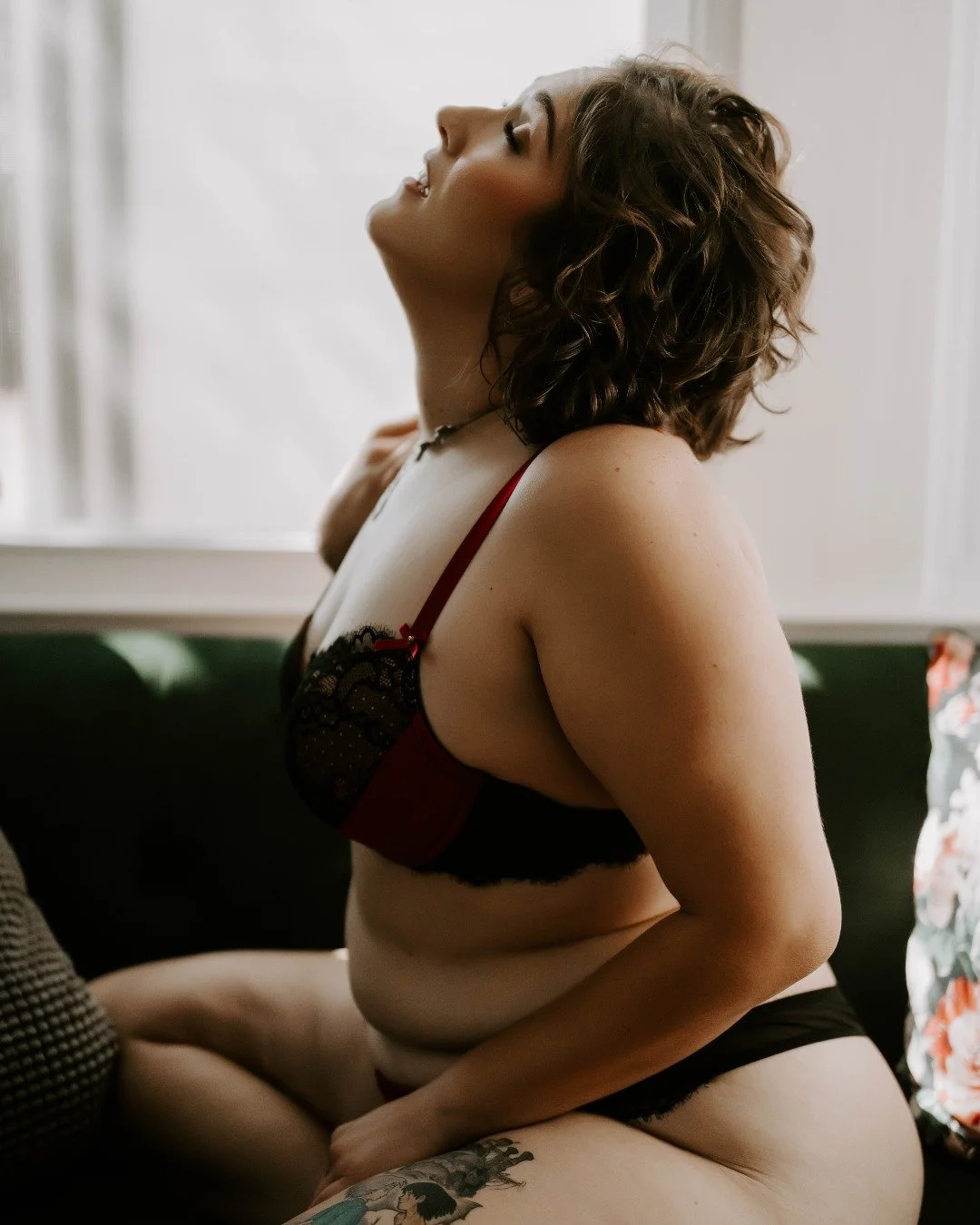 That glow? It&rsquo;s not just the sunlight. It&rsquo;s the moment she felt at home in her own skin. ✨

Schedule out some 🫵YOU 🫵 time. DM us or text (504) 321-5480 for more information.

#boudoirportrait #selflovefirst #bodypositivepower #neworlean