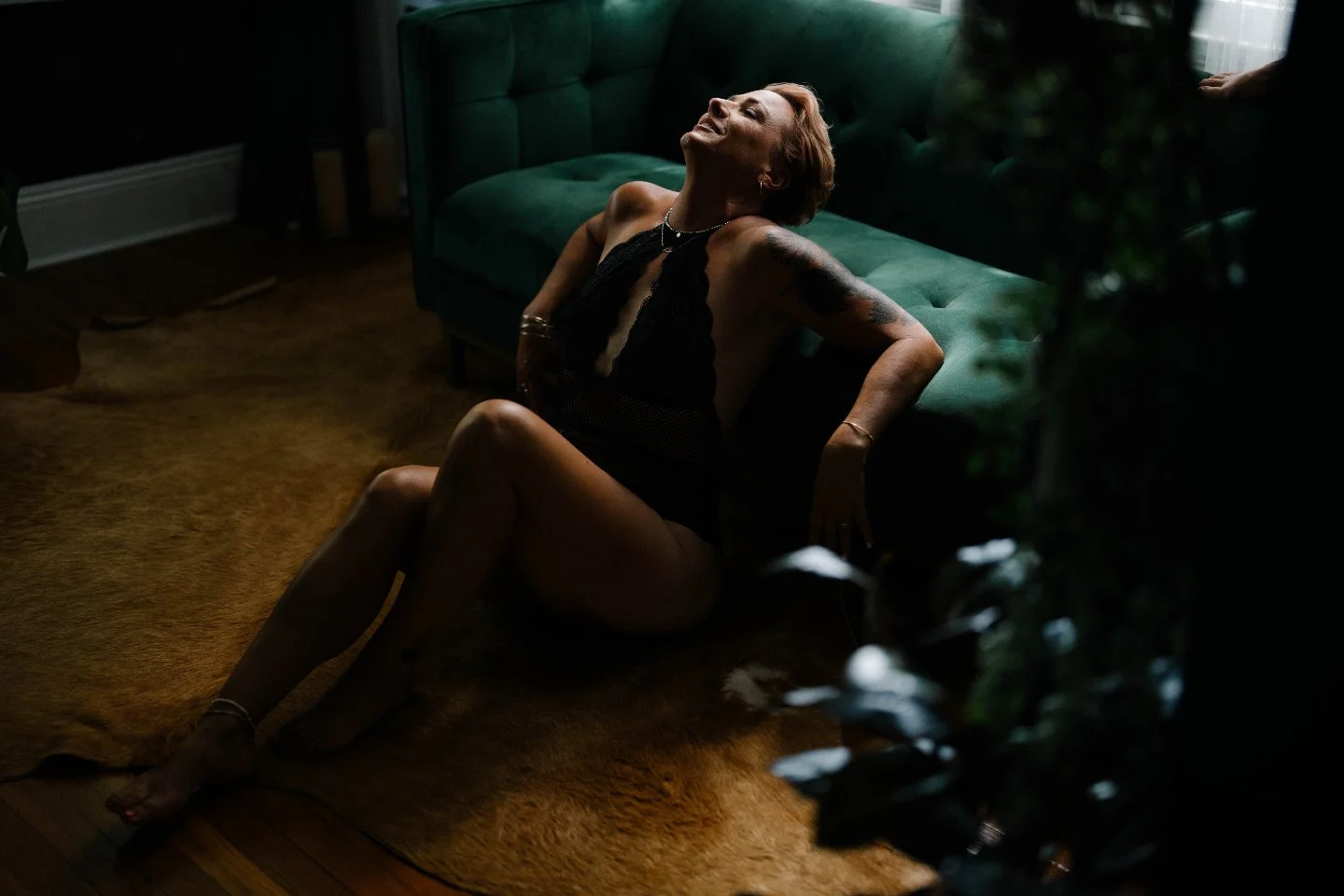 This is what exhale energy looks like. Nothing to prove. Just her, grounded and fully in her body. 🖤

Schedule out some 🫵YOU 🫵 time. DM us or text (504) 321-5480 for more information.

#boudoirart #boudoirpose #bodypositivepower #neworleansphotogr