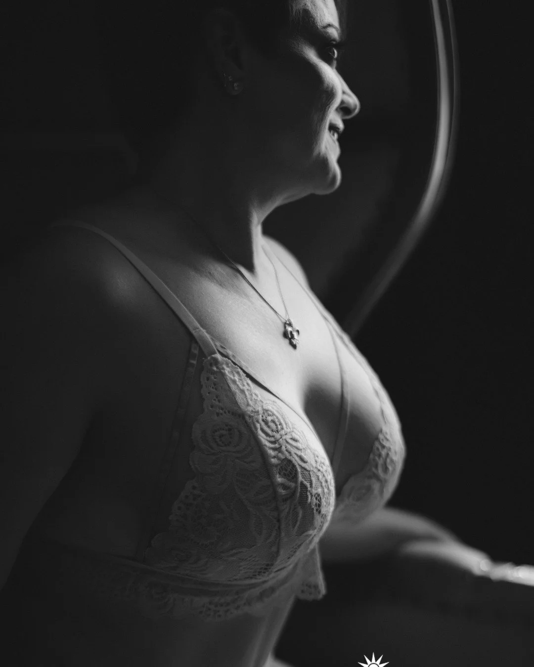 Some moments are quieter, a little more introspective, and just as powerful. This is one of them. 🔥

Schedule out some 🫵YOU 🫵 time. DM us or text (504) 321-5480 for more information.

#boudoirportrait #fineartboudoir #bodyconfidencejourney #neworl