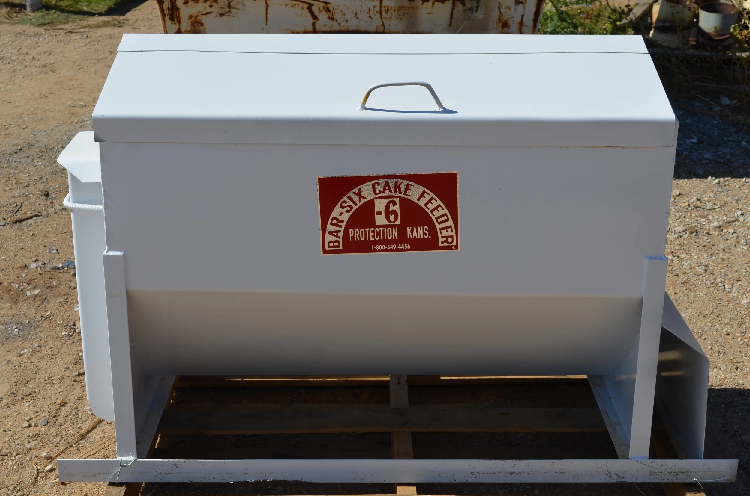 Feed Dispensers Bar 6