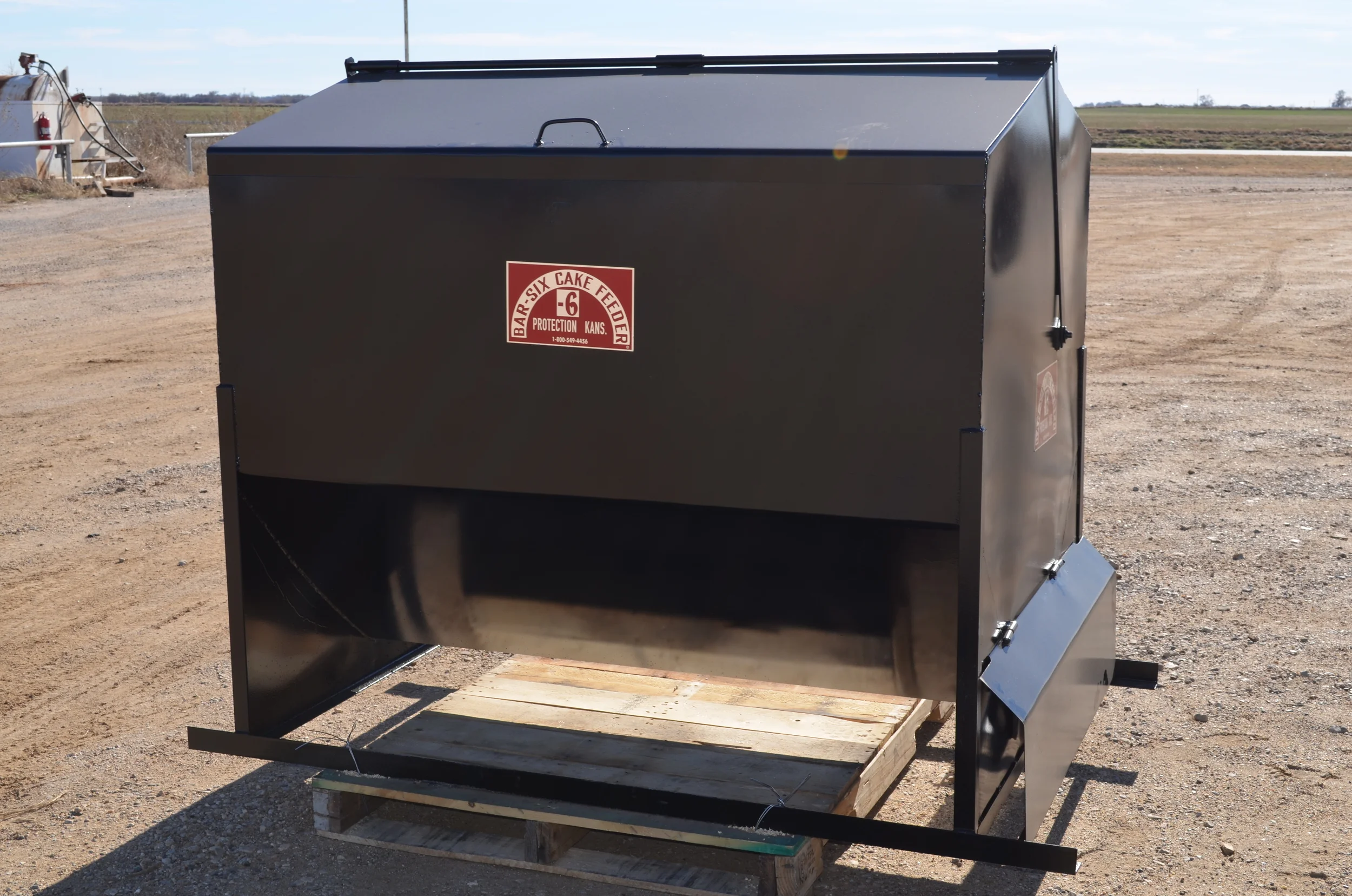Feed Dispensers Bar 6