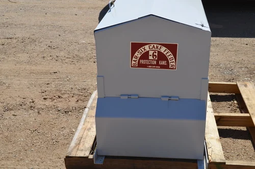 Feed Dispensers Bar 6
