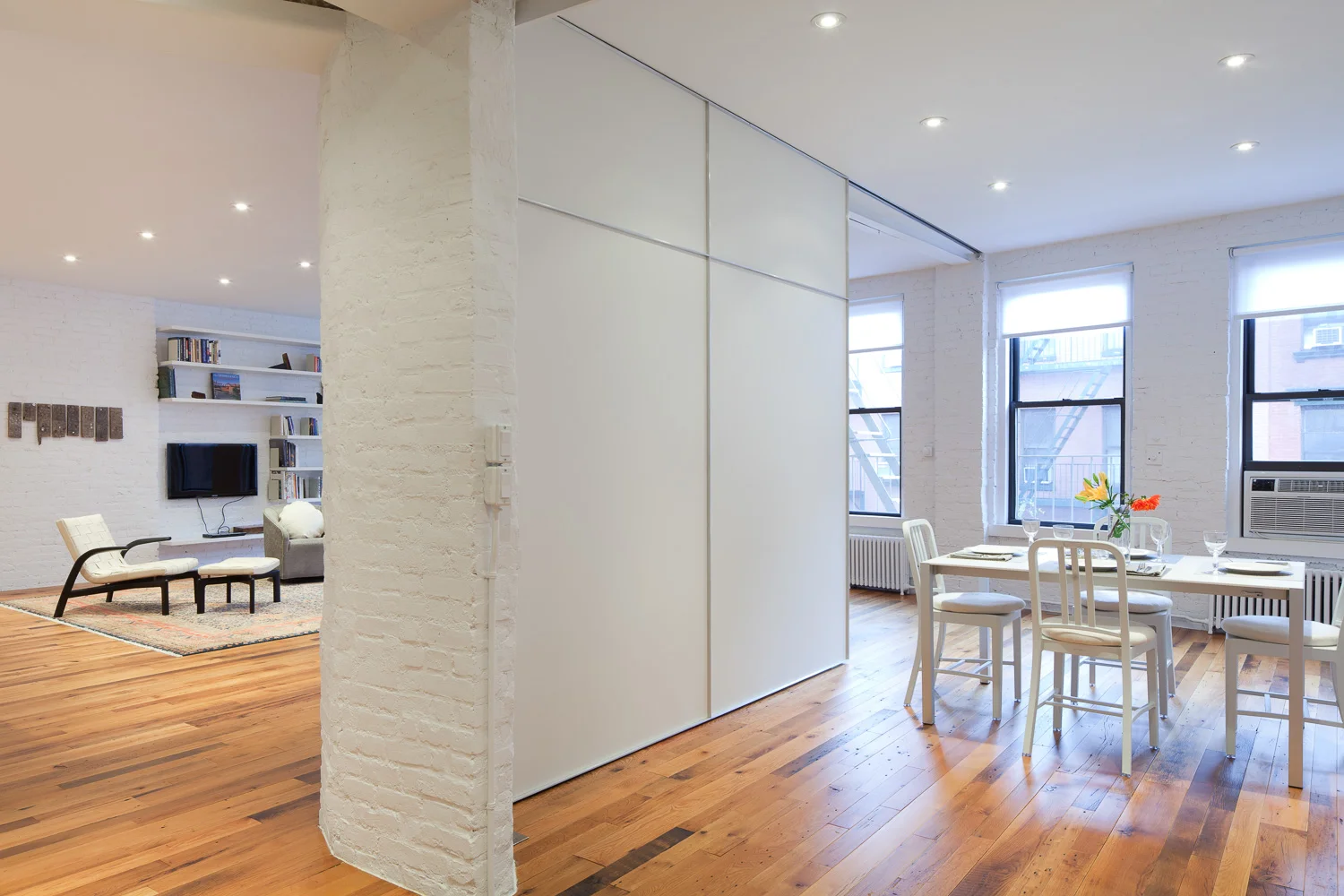 Munter Residence by I-Beam_Dining area & Living Area_Photo by Travis Dubreuil.jpg