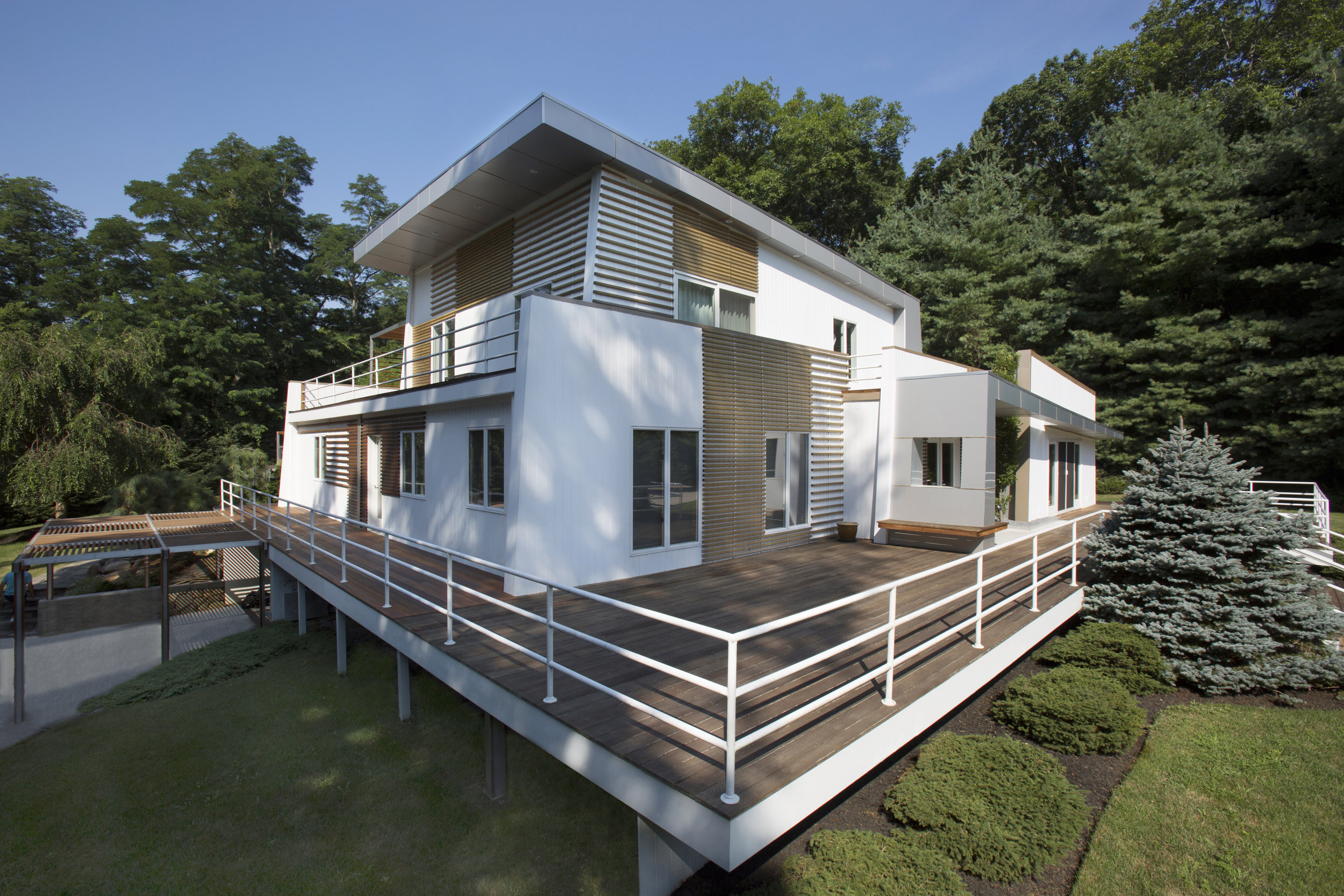 Orient Point Residence side view.jpg