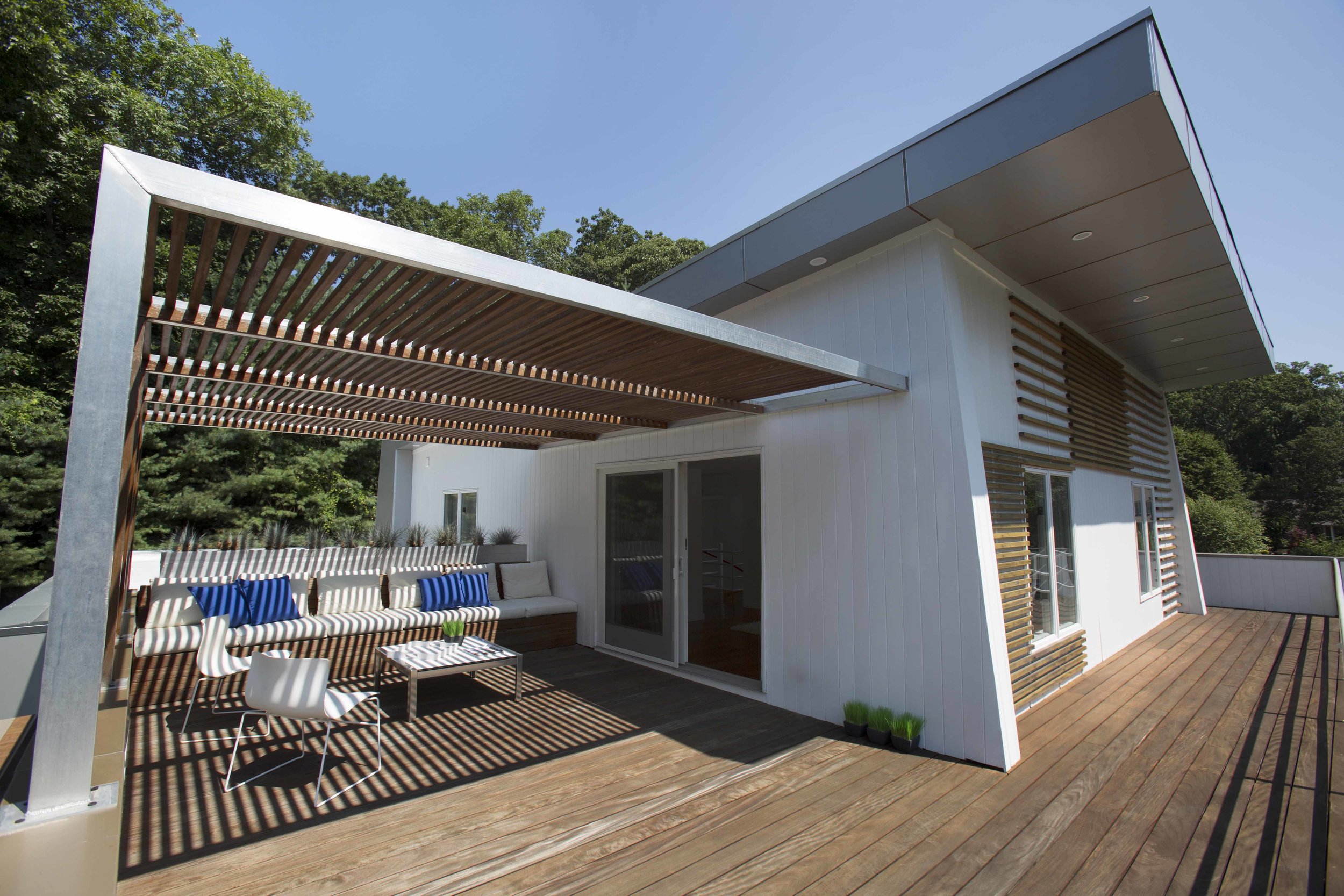 Orient Point Residence terrace small.jpg