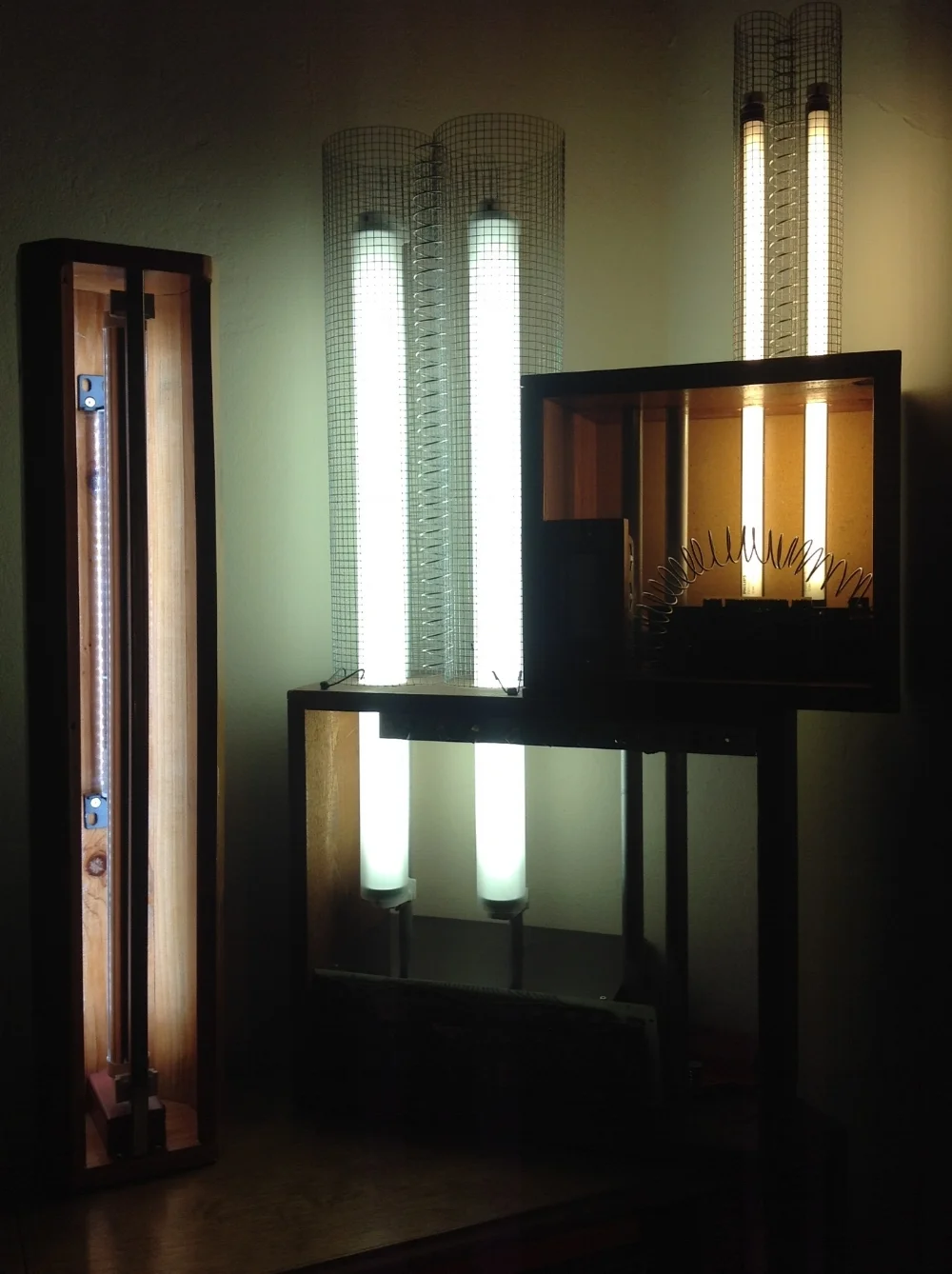Vertical LED "Barrel" light (left) / 2-tier LED tube light (Right)