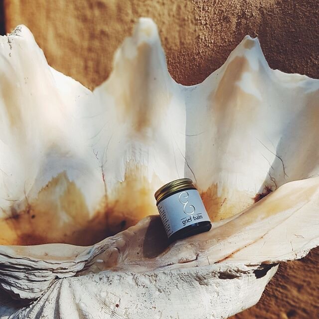 How do we suggest to use Grief Balm🌼: When feeling overwhelmed by grief, find a quiet spot for yourself and inhale the aroma of Grief Balm, take deep breathes. Use the balm to massage your pulse points. We also recommend massaging your heart meridia