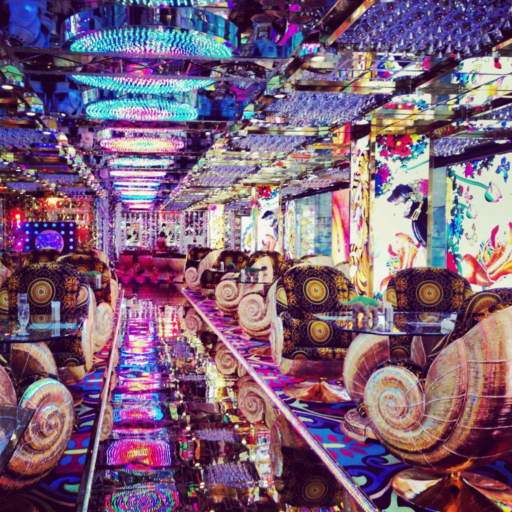 RobotRestaurant.jpg