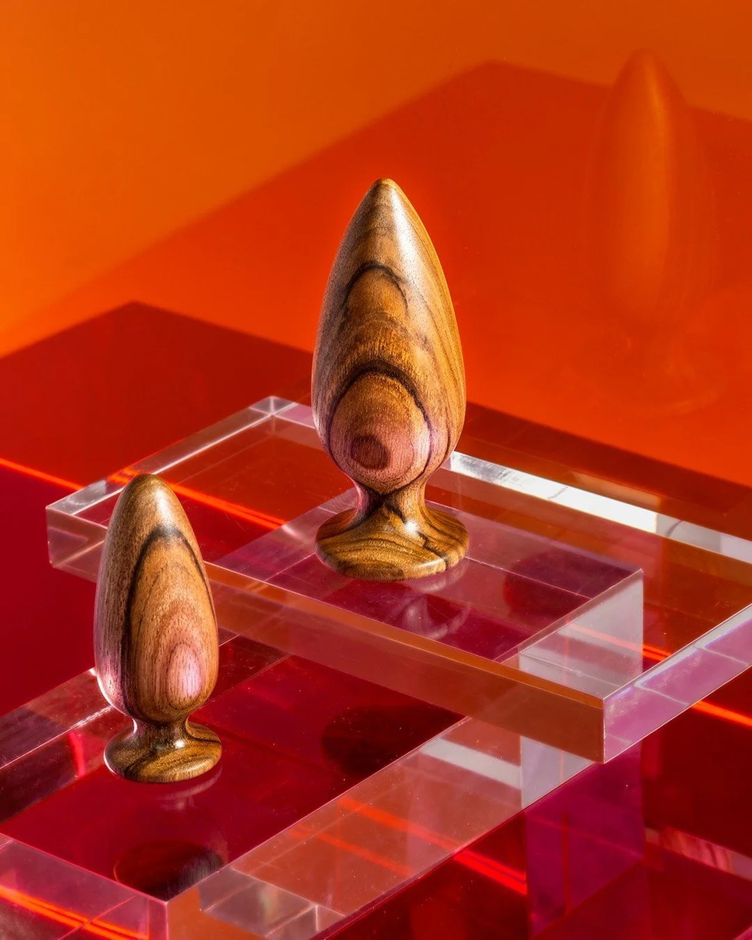 Discover sustainable pleasure with MANUfuckTURA! 🌱✨ Our handcrafted anal plugs made from local Swiss wood combine elegant design with natural materials. Perfect for those seeking a unique and eco-friendly experience. Available in various sizes for y