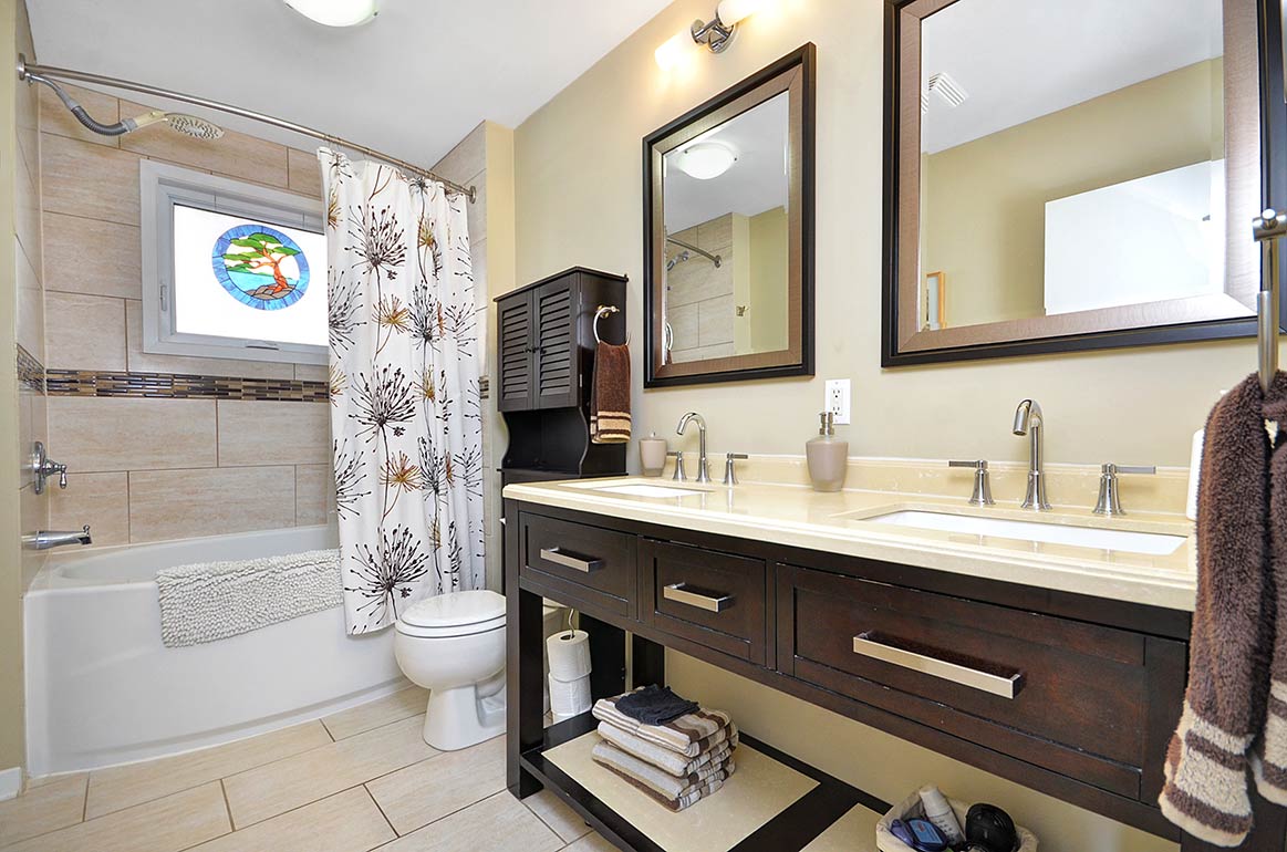 015bathroom1.jpg