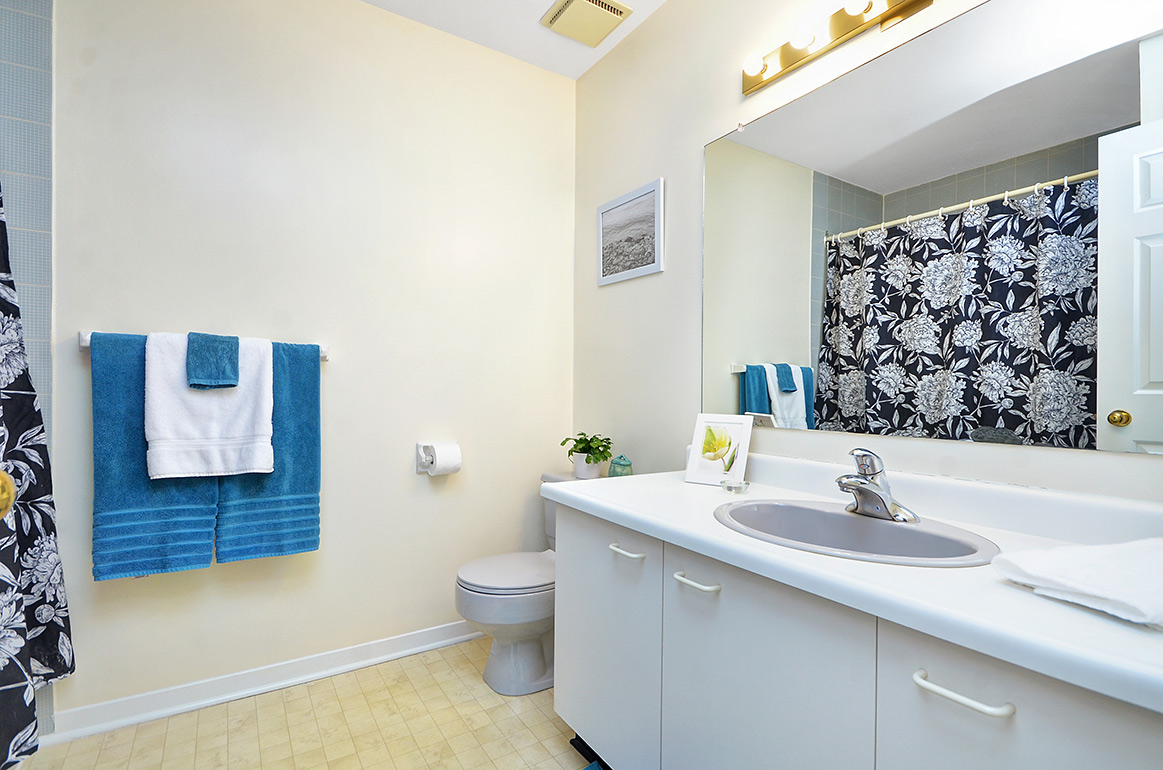022bathroom2.jpg