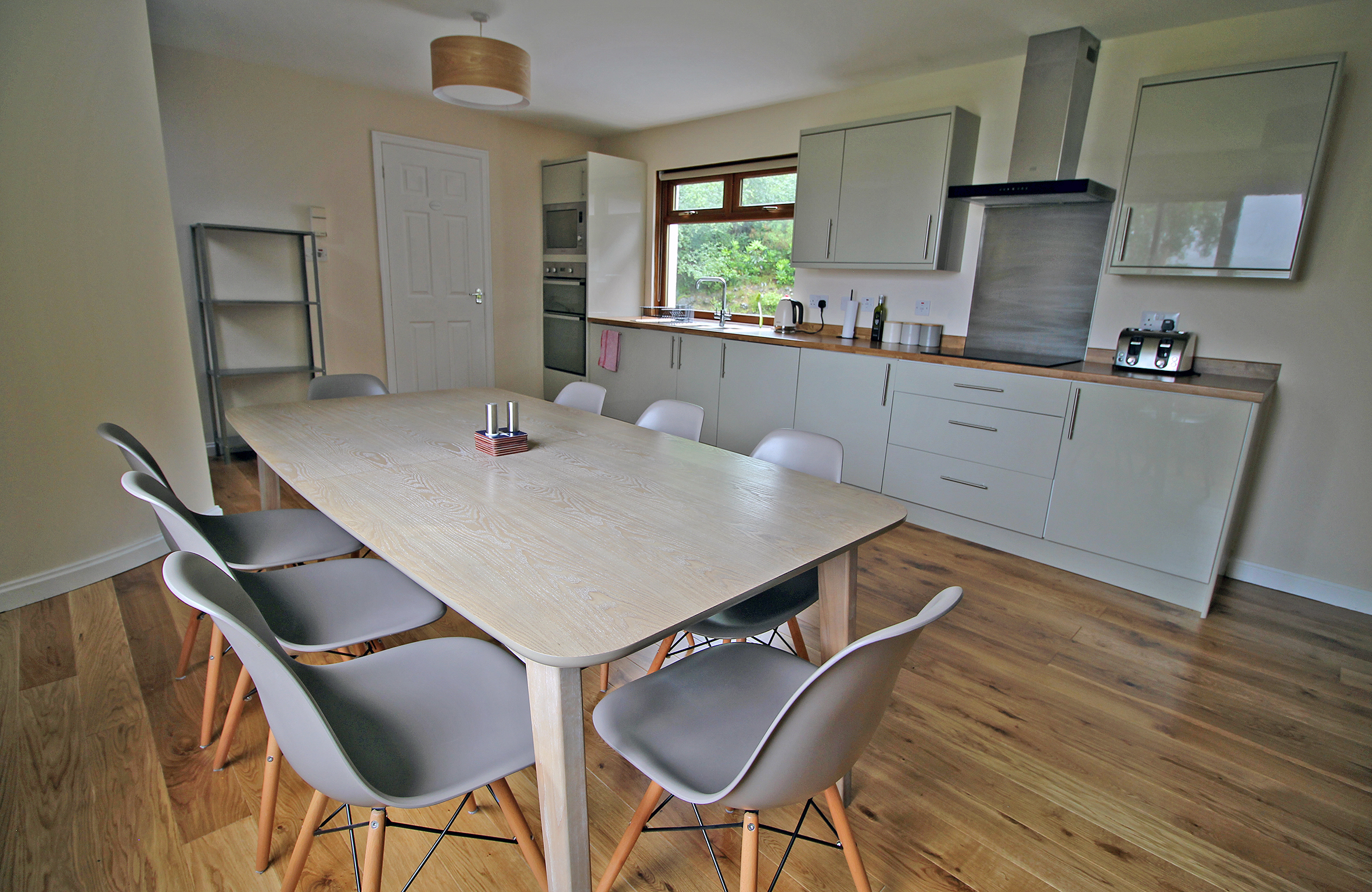 Kitchen2.jpg