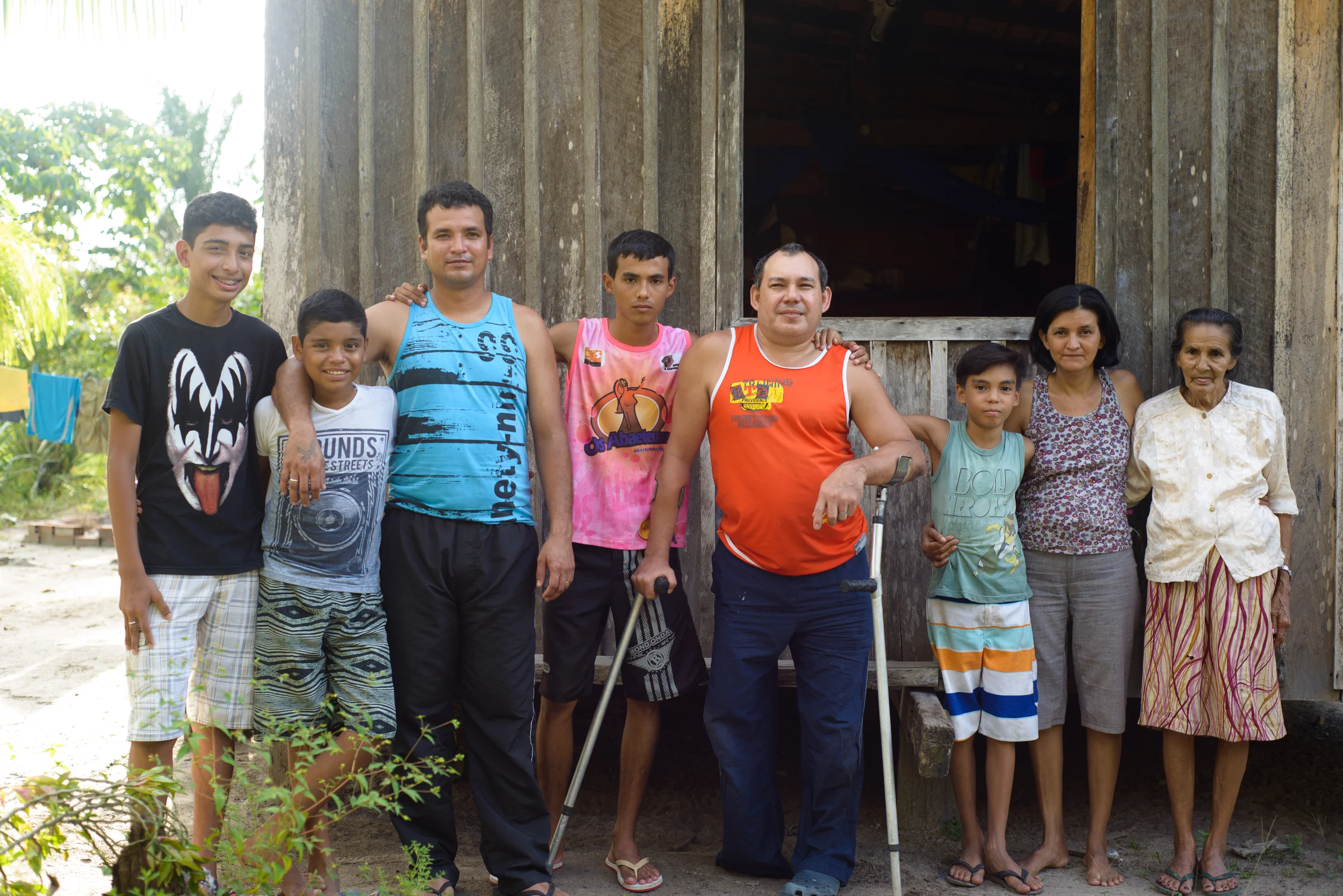 Here's the photo of the family I had a vision of! How exciting to talk things of the Lord, and agreeing and releasing of prayer. The Kid in the Kiss shirt later came to talk to us on how to get involved in YWAM. 