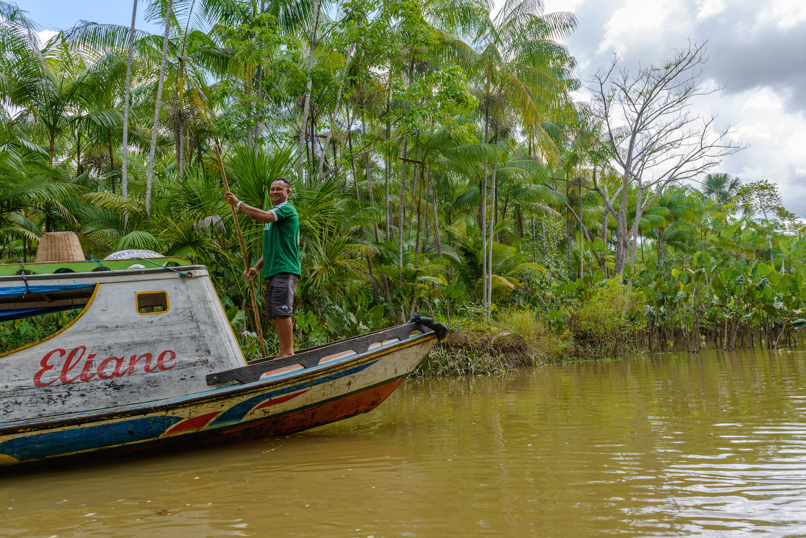 Our fellow captain to take us back to base. The vibrance in the jungle is so bright and g r e e n! 