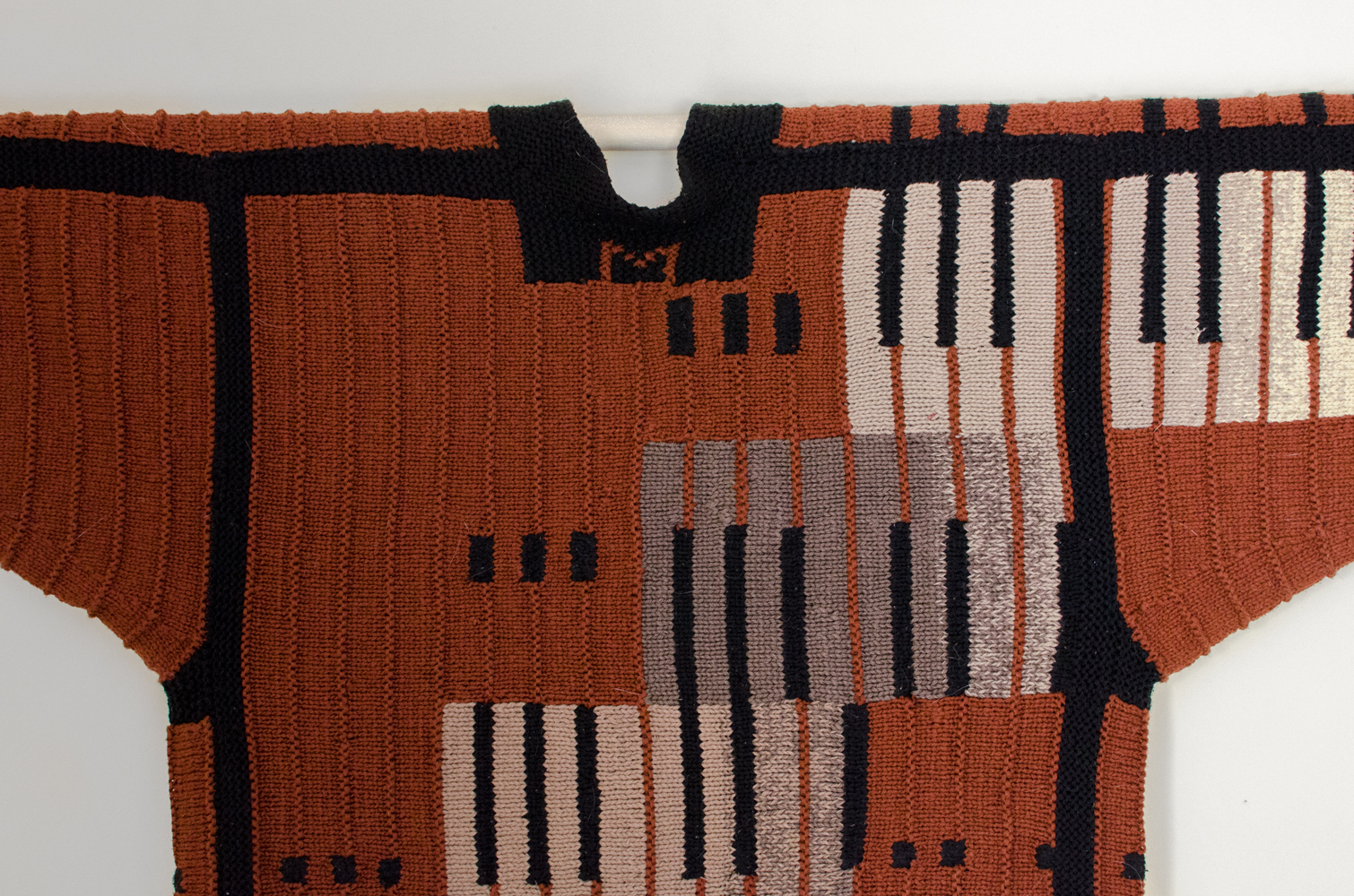 sweater-2a.jpg