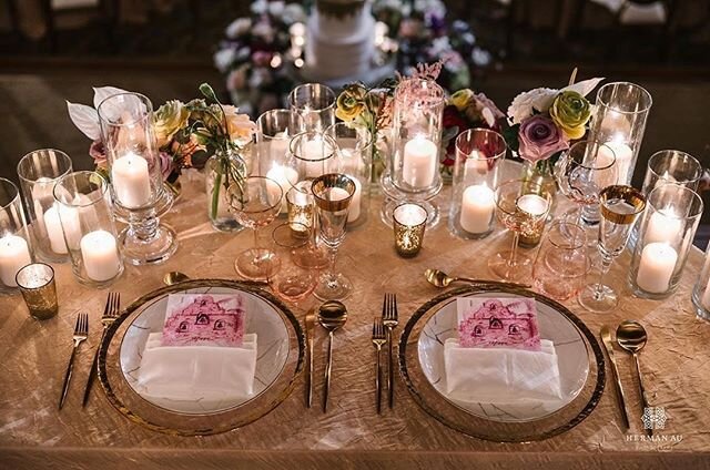 #repost @sunnycaliforniaweddings
・・・
How gorgeous is this sweet heart table? We are still here for you and will get through this together! We will be sharing inspiration everyday from our own portfolio!

Venue: @missioninnhotel
Planner &amp; Designer