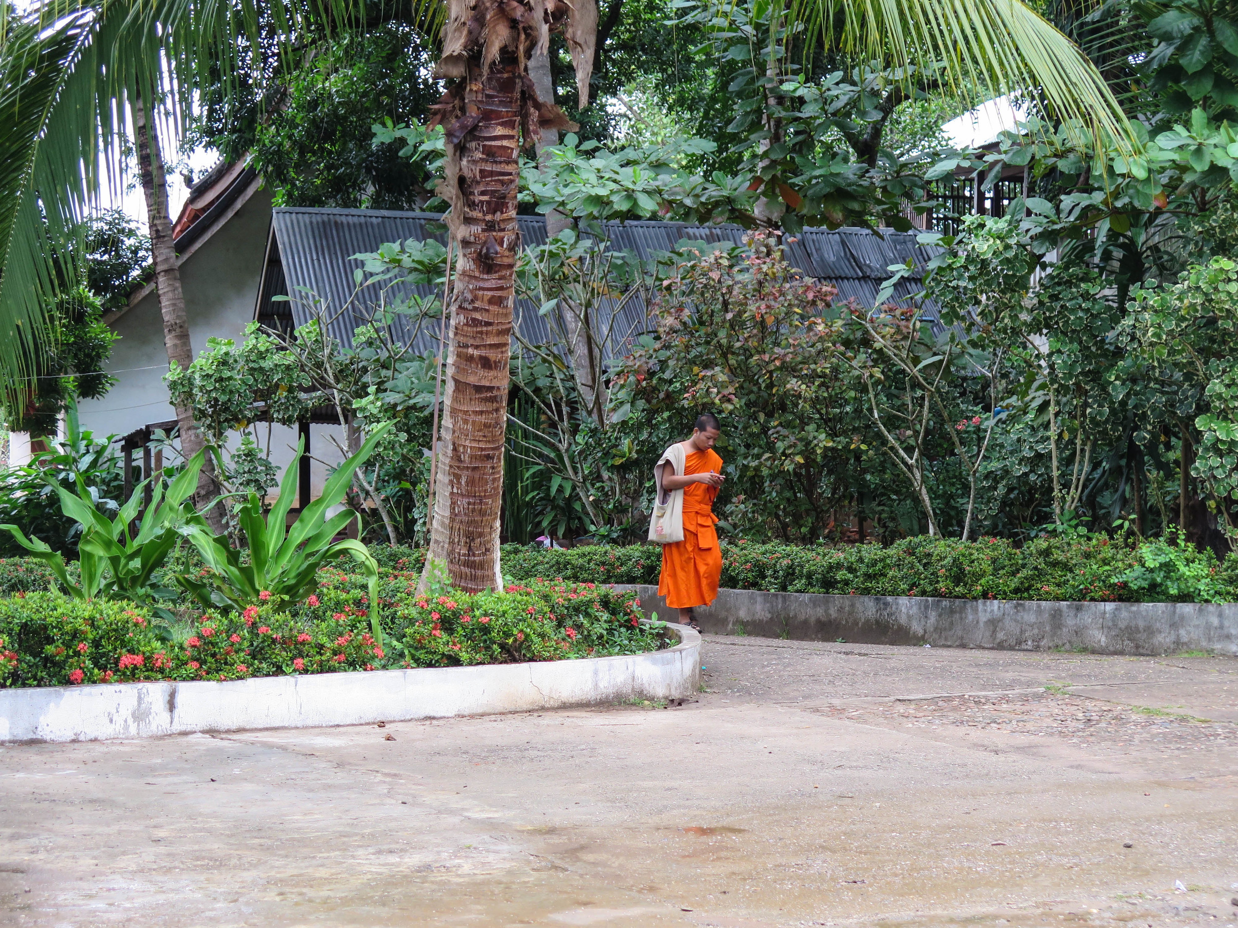 Wat Siphoutthabath, Luang Prabang