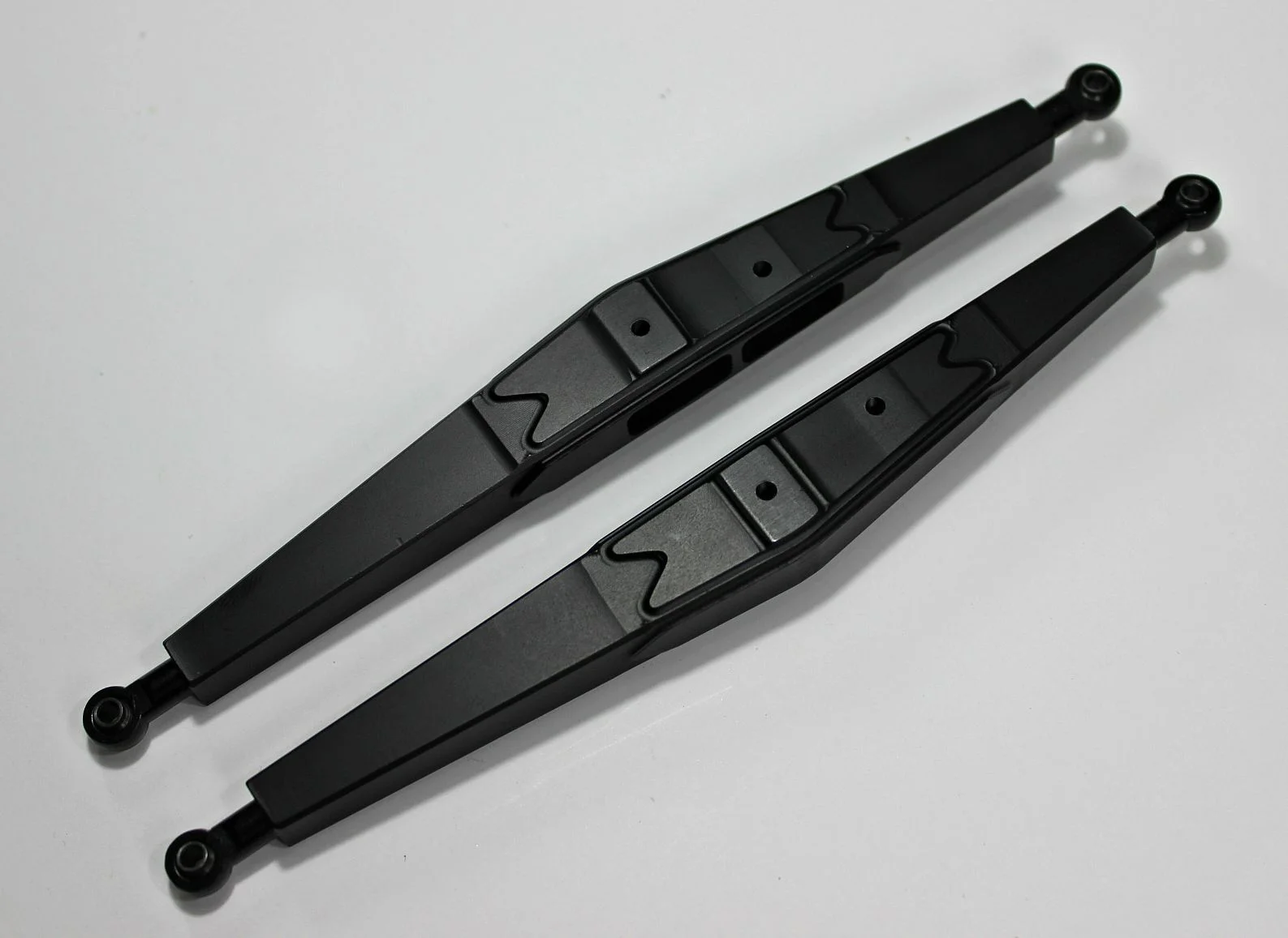 axle trailing arms.jpg