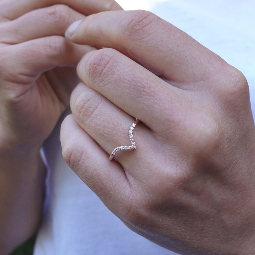 bert-jewellery-wedding-rings-shearwater-hand-model (1).jpg