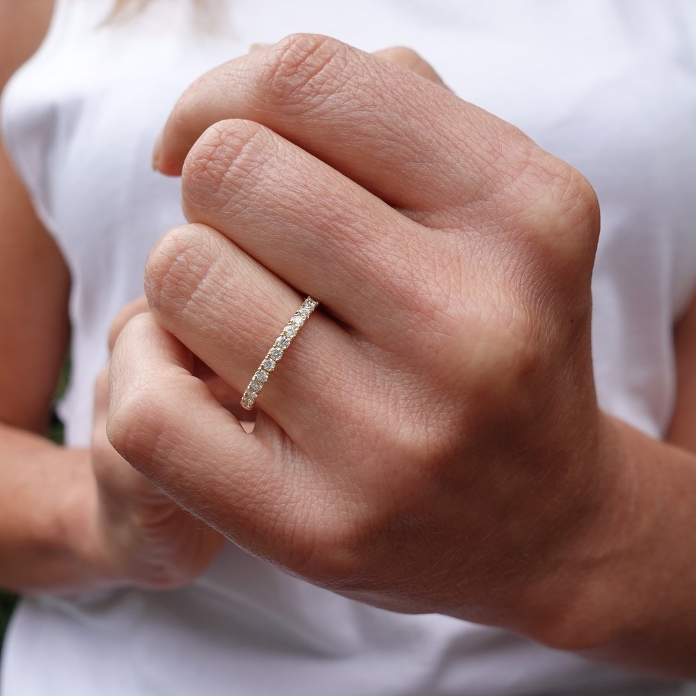 bert-jewellery-wedding-rings-twinkle-hand-model (1).jpg