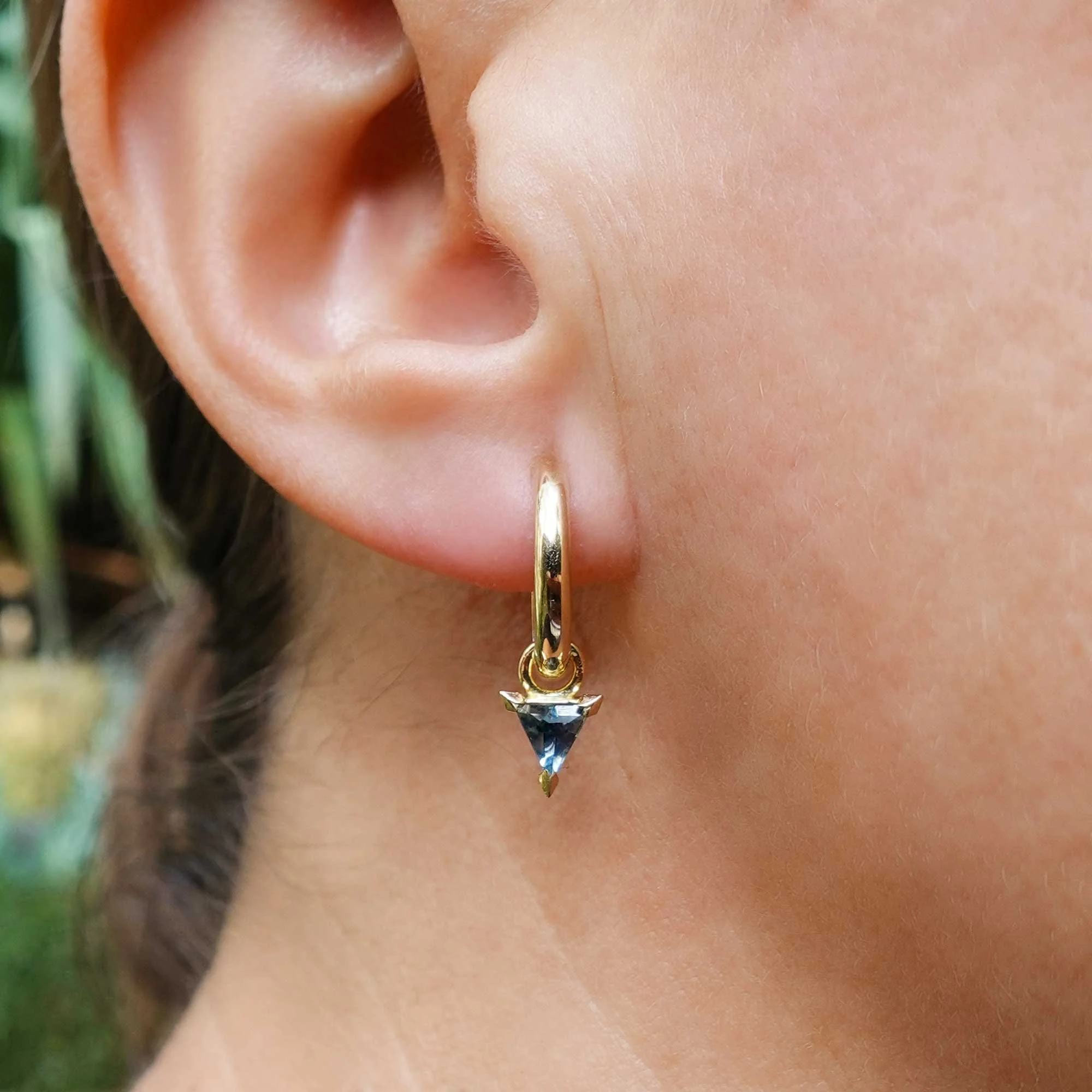 spike-trilliant-sapphire-hoop-earring.JPG