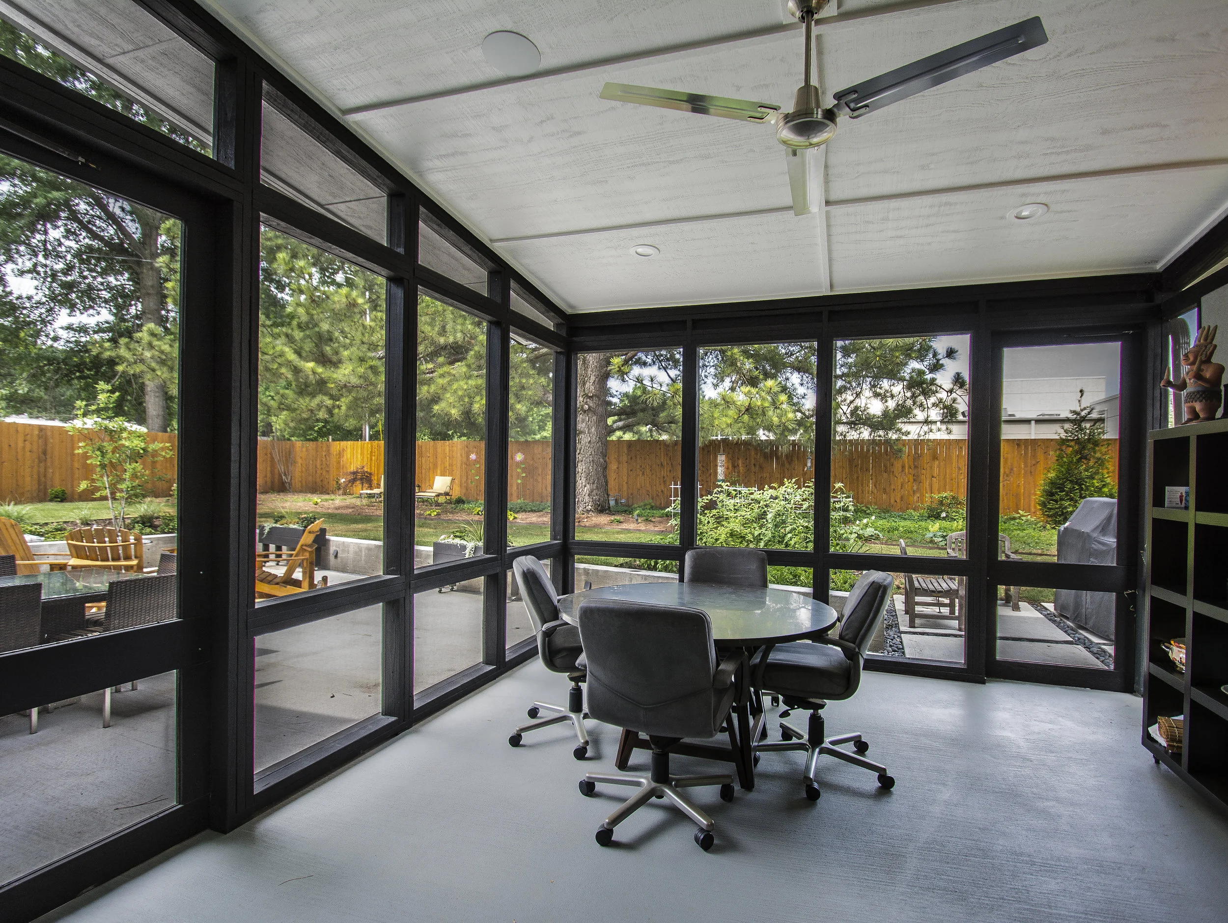 Screened Porch.jpg