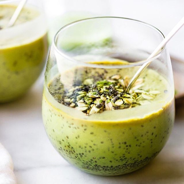 This Chia Moringa Smoothie is a great way to start the day! 💚☀️
An energizing smoothie packed with antioxidants, fiber, and probiotics! 
The perfect green smoothie breakfast on the go, or anytime!👌🏻
Ingredients
✨10 -12 oz greek yogurt
✨2-4 tsp #mo