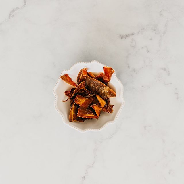 #Tuesday calls for a little #papayajerky bowl action.✨
Packed with vitamin C, vitamin A, &amp; Papain for a healthy digestion!👊🏻
📍Available in: @superselectos @thegreencornersv 
@soyanutribar @shopmiaboutique