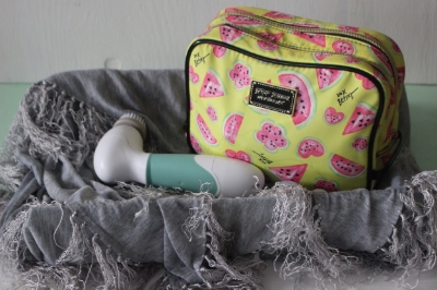 I was over this scarf, but it went really well with my bathroom decor. I wrapped a dull bathroom tray with the scarf and WHALA!