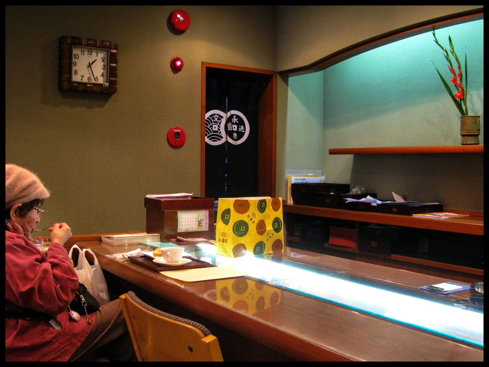 081106_ZUNDESIGNWEB_2.jpg
