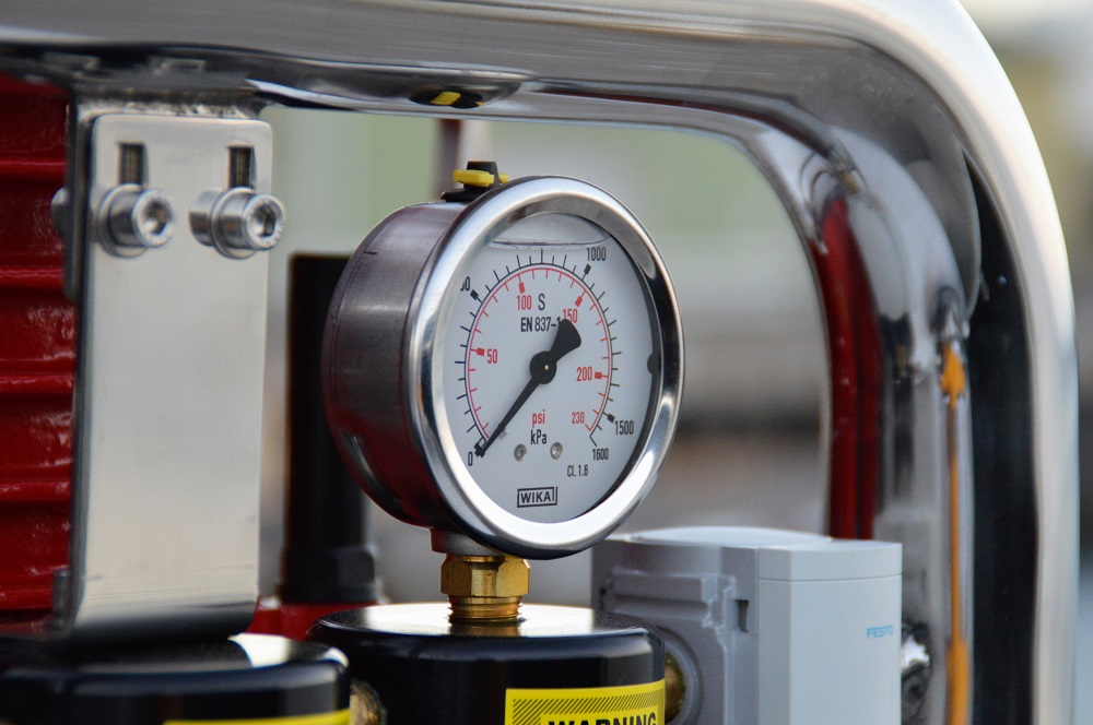 D Pressure Gauge.JPG