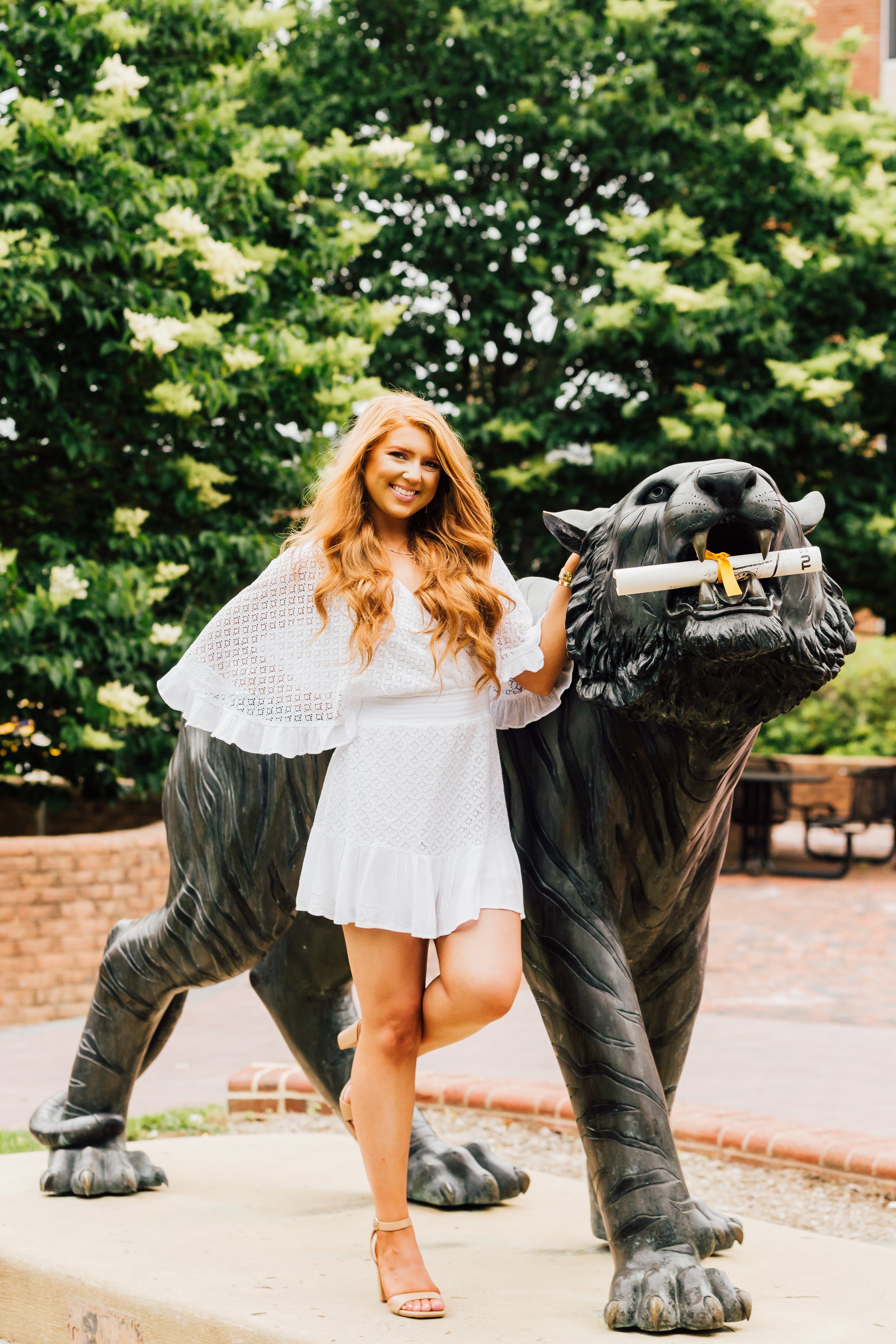 Kylie_Towson_University_graduation_session-124.jpg