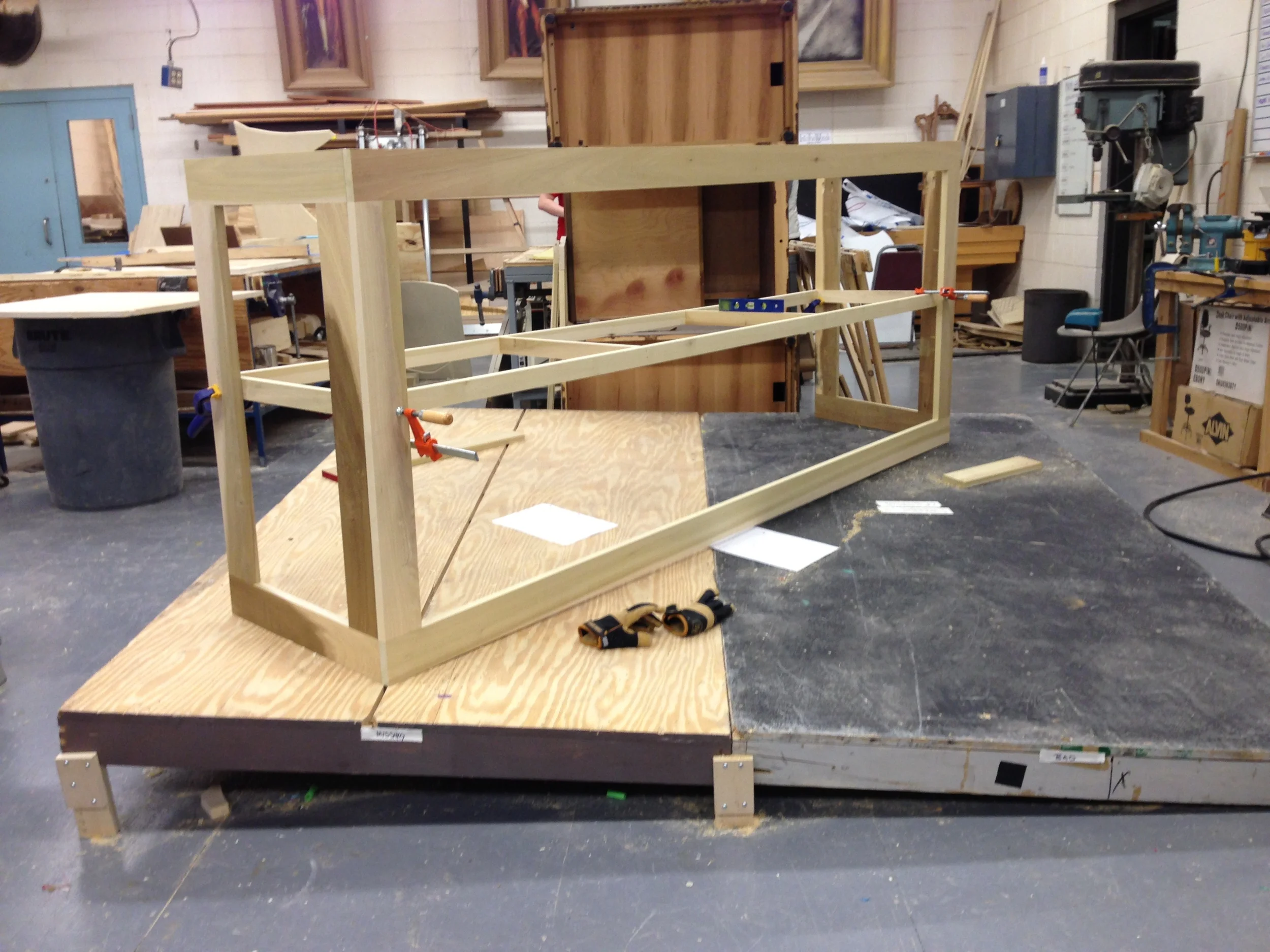 Counter-raked Bar Unit