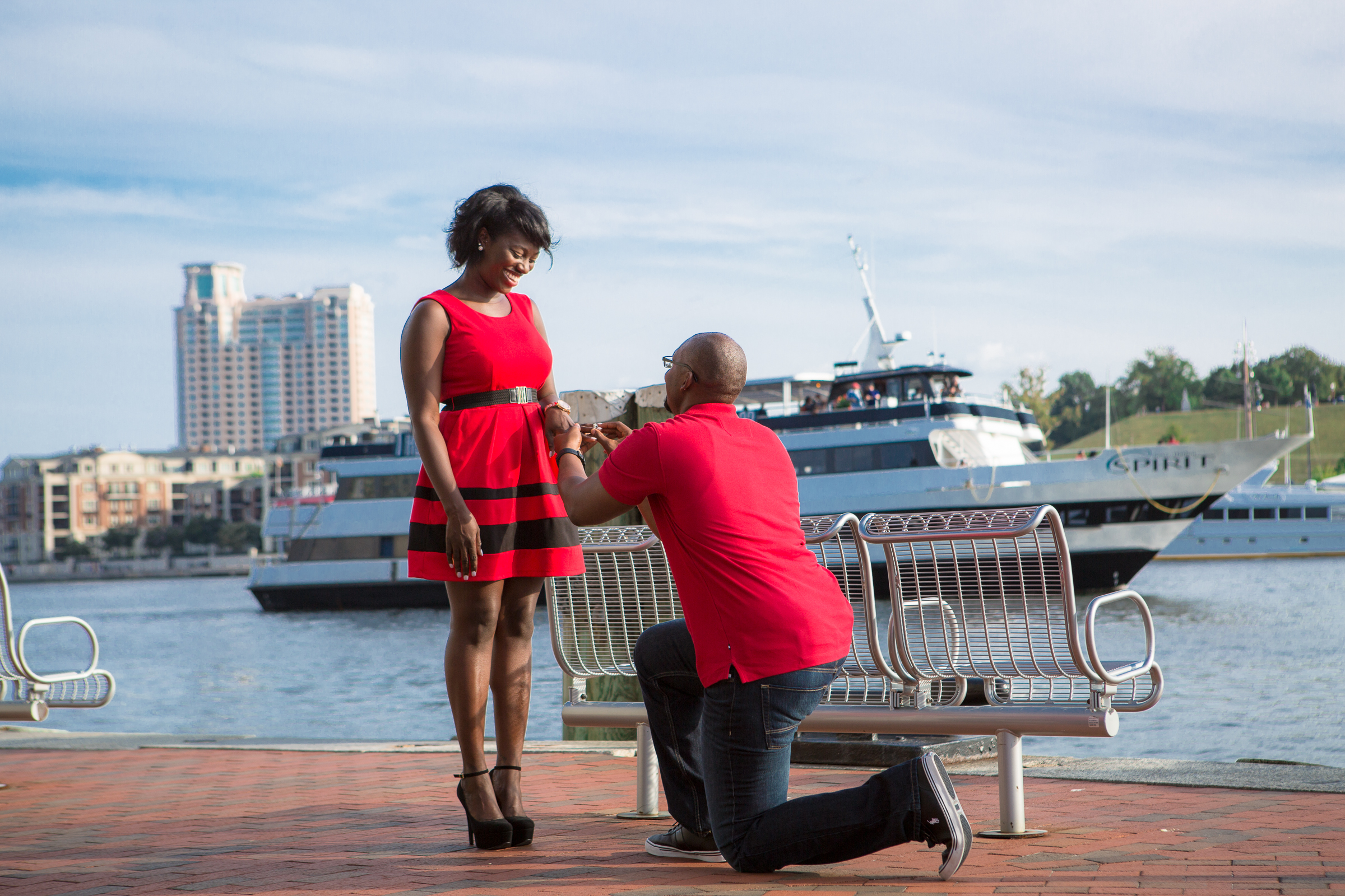 Baltimore Harbor Engagement Photos.jpg