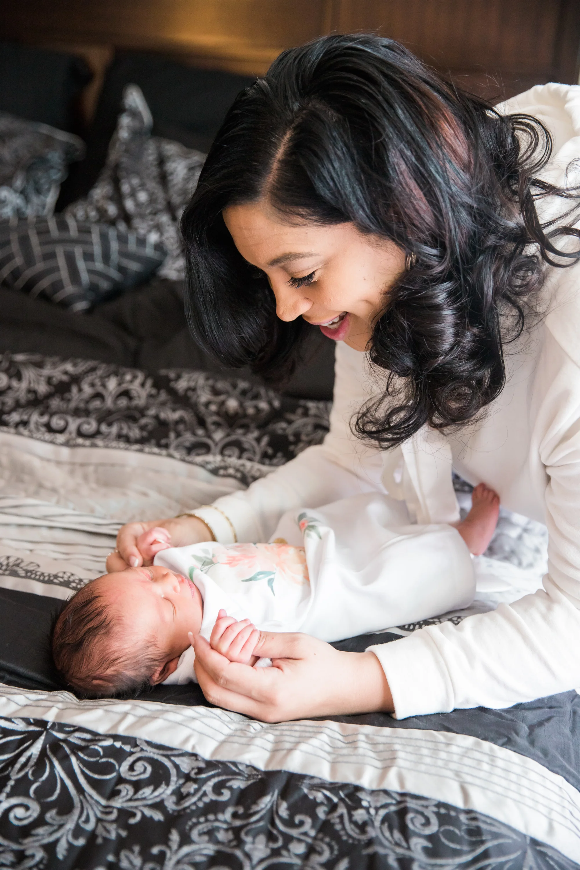 Maryland Maternity and Newborn Photography in Home Megapixels Media Black Mom Photographer-8.jpg