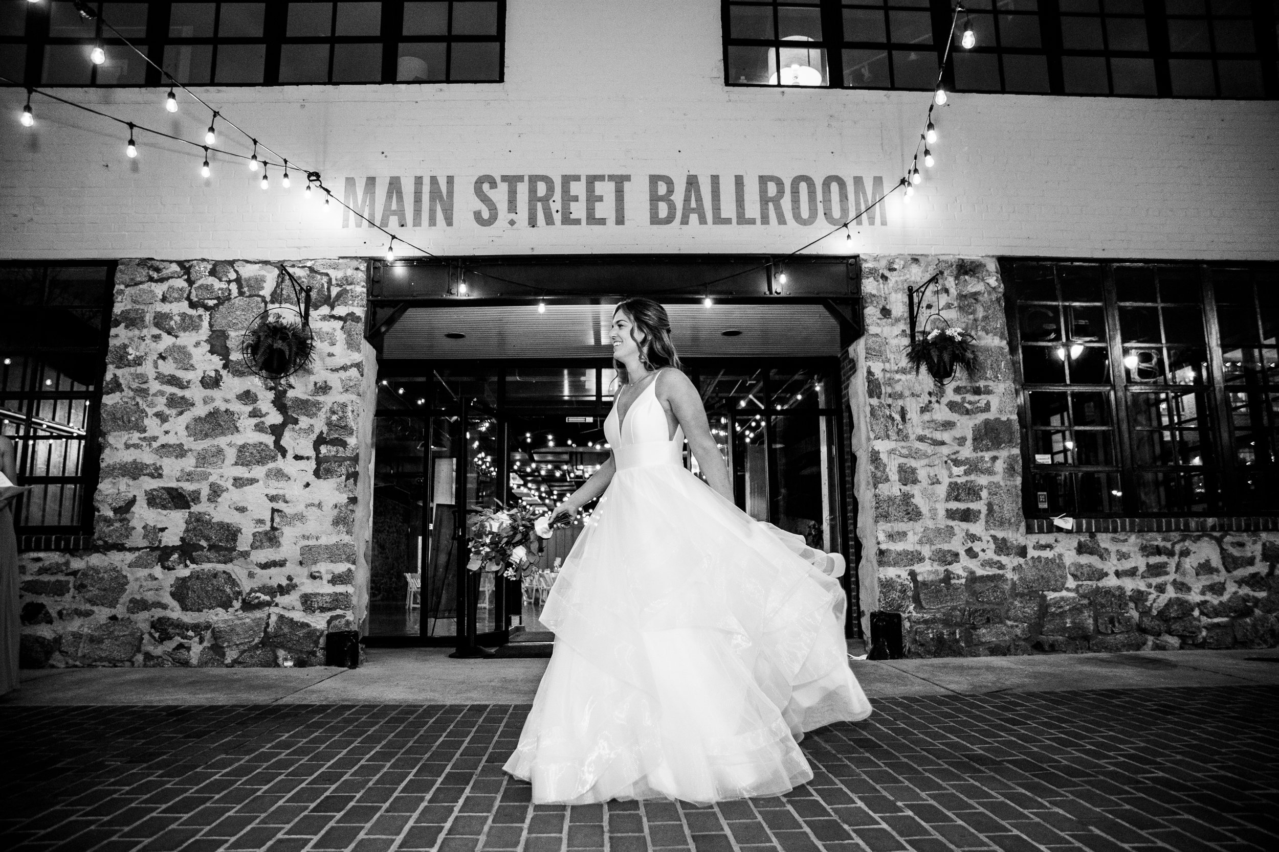 Best Main Street Ballroom Wedding Photography by Megapixels Media Baltimore Wedding Photographers-107.jpg