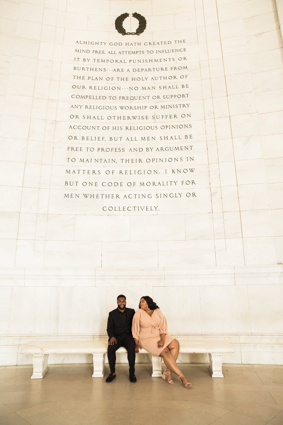 Jefferson Memorial Engagementsession-0048.jpg