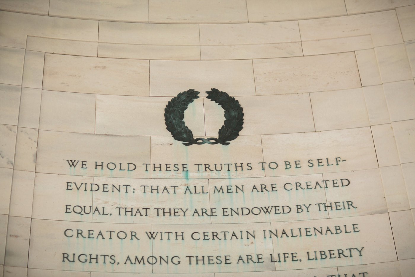 Jefferson Memorial Engagementsession-0120.jpg