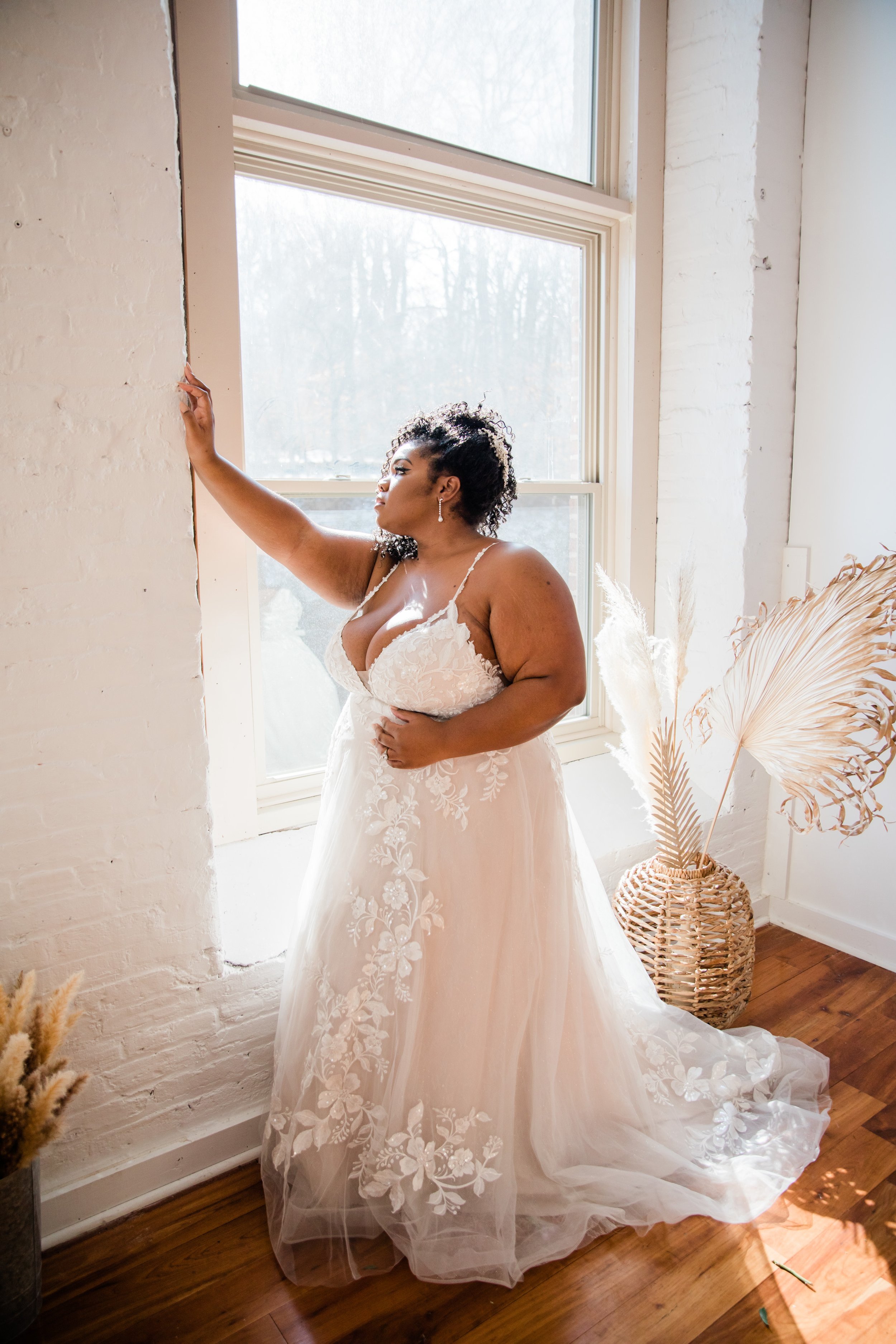 Beautiful Black Curvy Bride Posing Tips Megapixels Media Elite Design House-28.jpg