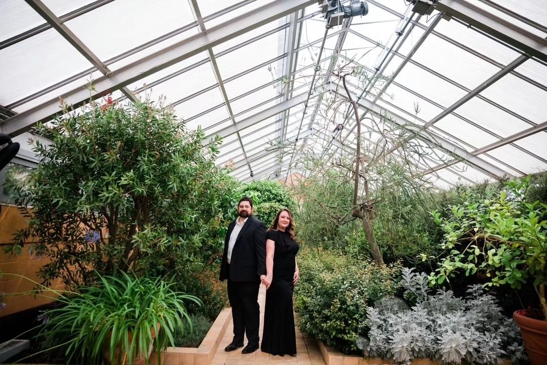Did you know that the @rawlingsconservatory  is the second-oldest steel framed-and-glass building still in use in the United States. 
Just another reason to go sight seeing with a lover this Spring in our beautiful city 🥰 also book a session😁 #Mega