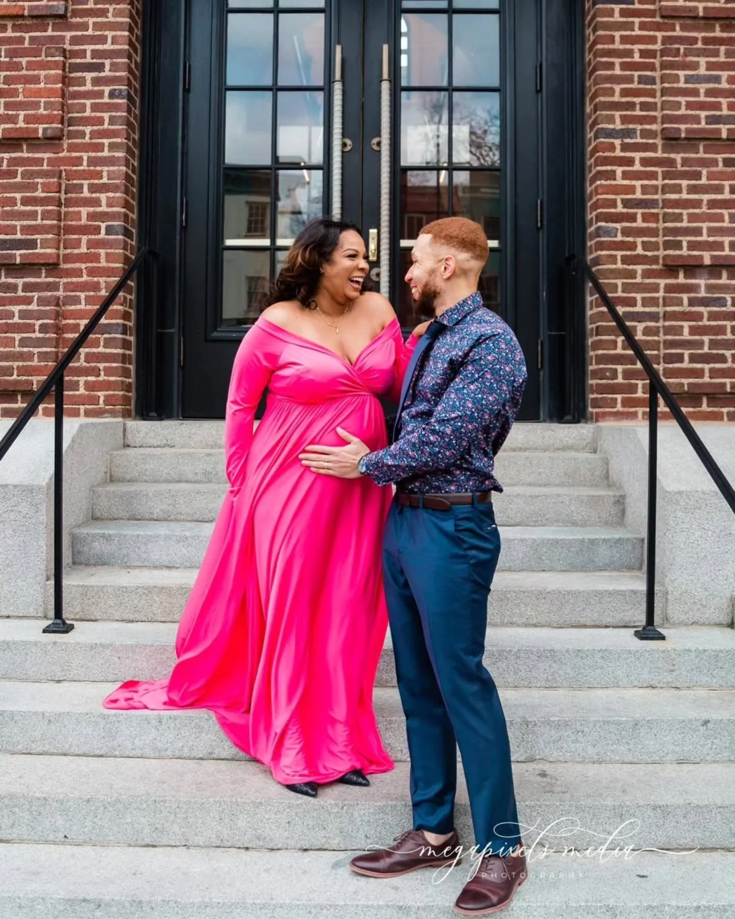 Let Mother's Day Weekend begin!

💫All family sessions booked this weekend will recieve a free book as a gift 🎁 
#MegapixelsMedia.com
.
.
.
#baltimorefamilyphotographer  #baltimorefamilyphotography  #marylandfamilyphotographer #dcfamilyphotographer