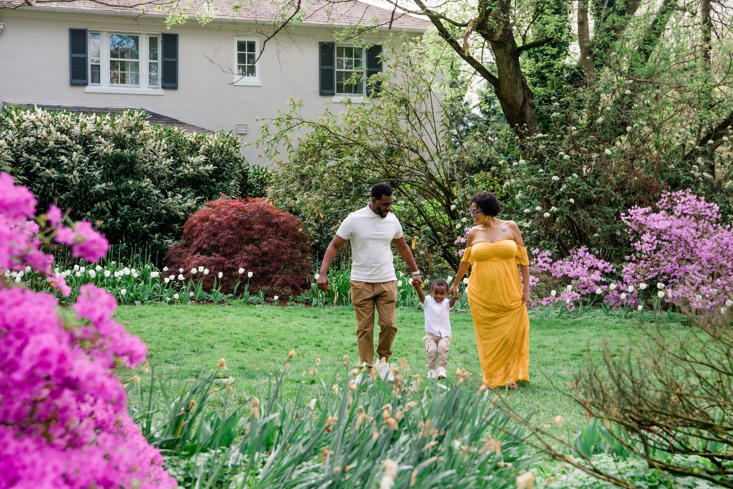 Best Maternity and Family Photographer in Baltimore is Megapixels Media Photography Sherwood Gardens-30.jpg