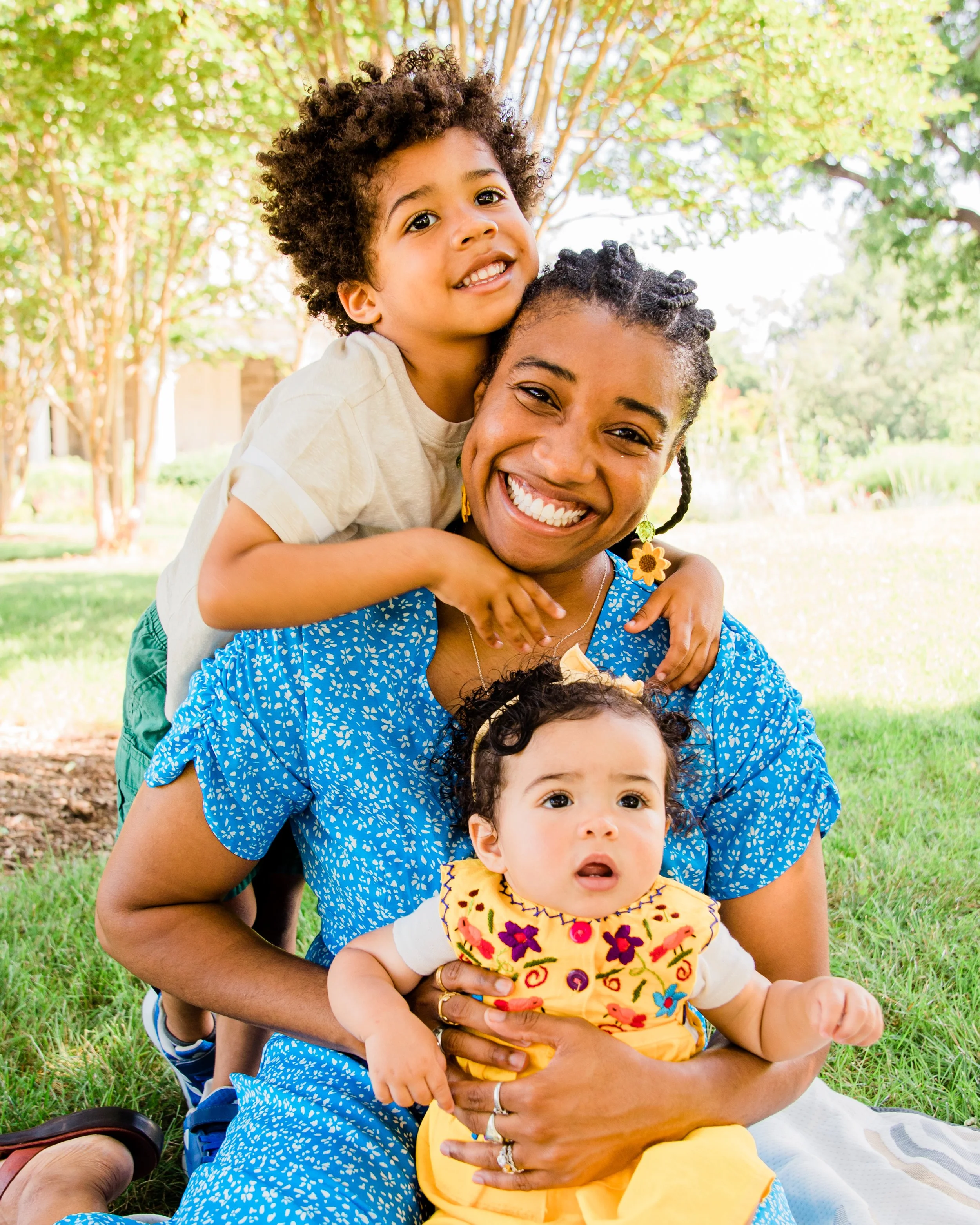 Cute Family Photography Ideas at Cylburn Arboretum Megapixelsm Media -10.jpg