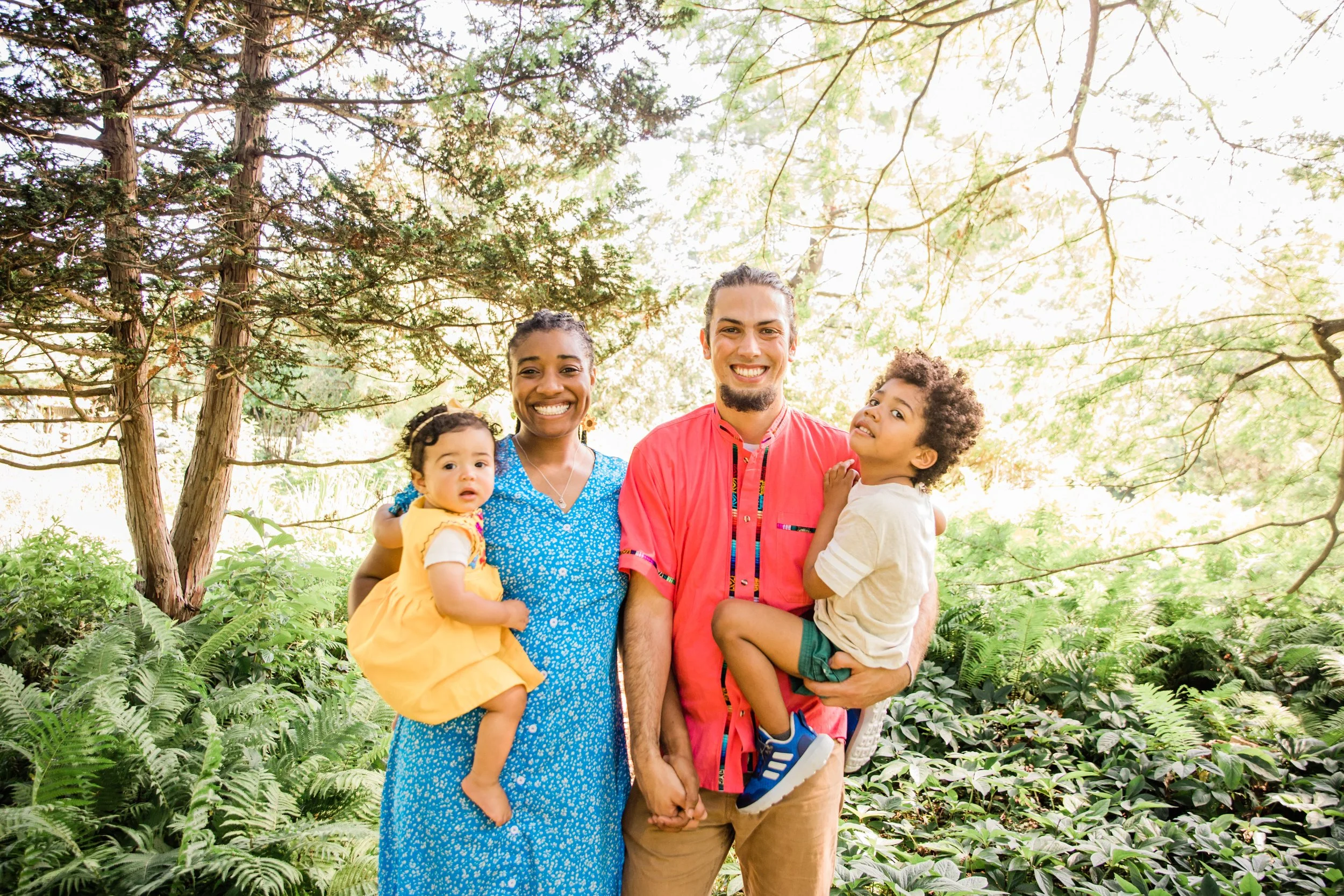Cute Family Photography Ideas at Cylburn Arboretum Megapixelsm Media -19.jpg