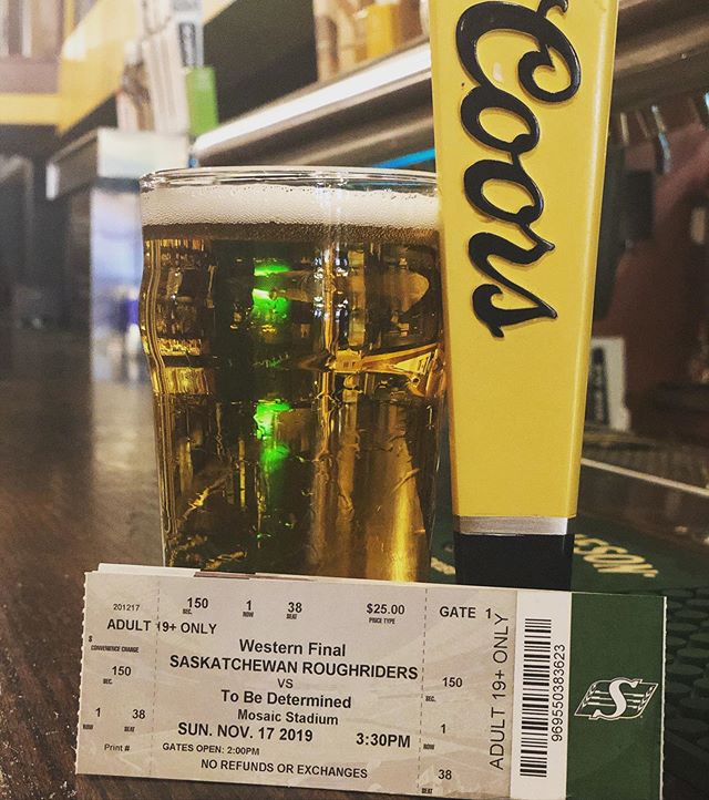 🏈CONTEST TIME!🏈 We&rsquo;ve got 4 tickets to give away for tomorrow&rsquo;s Western final thanks to our friends at @molsoncoors306 and we want you to win!..
.
Tag three friends you want to go with, like + share this post and make sure you&rsquo;re 