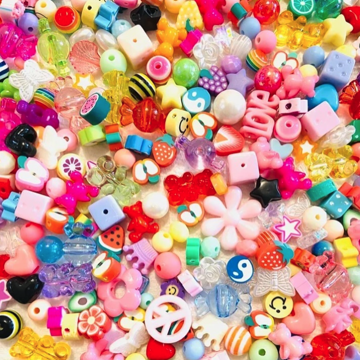 Hot Glue Creux: Y2K Bead Bar!